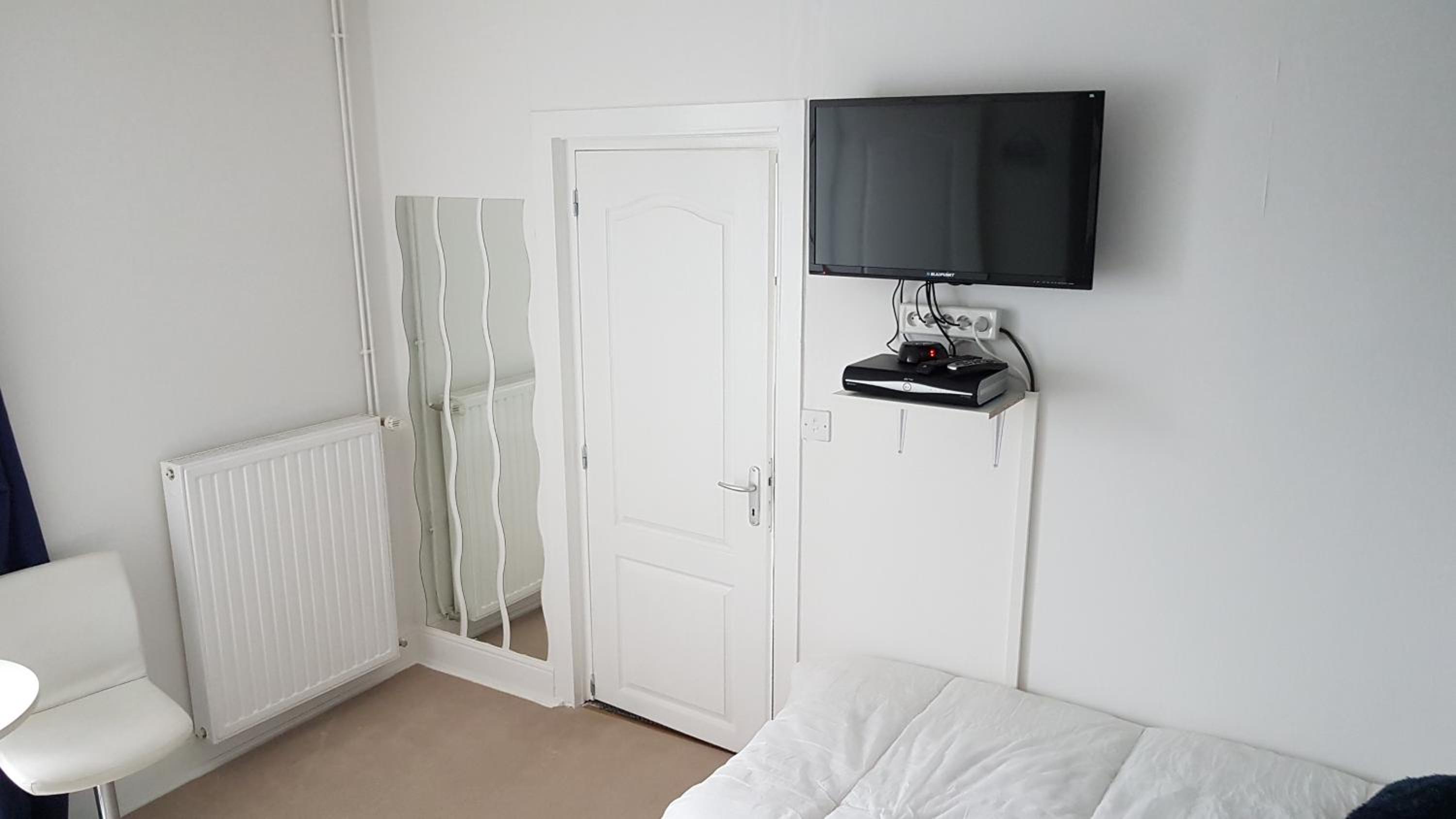 Photo 10