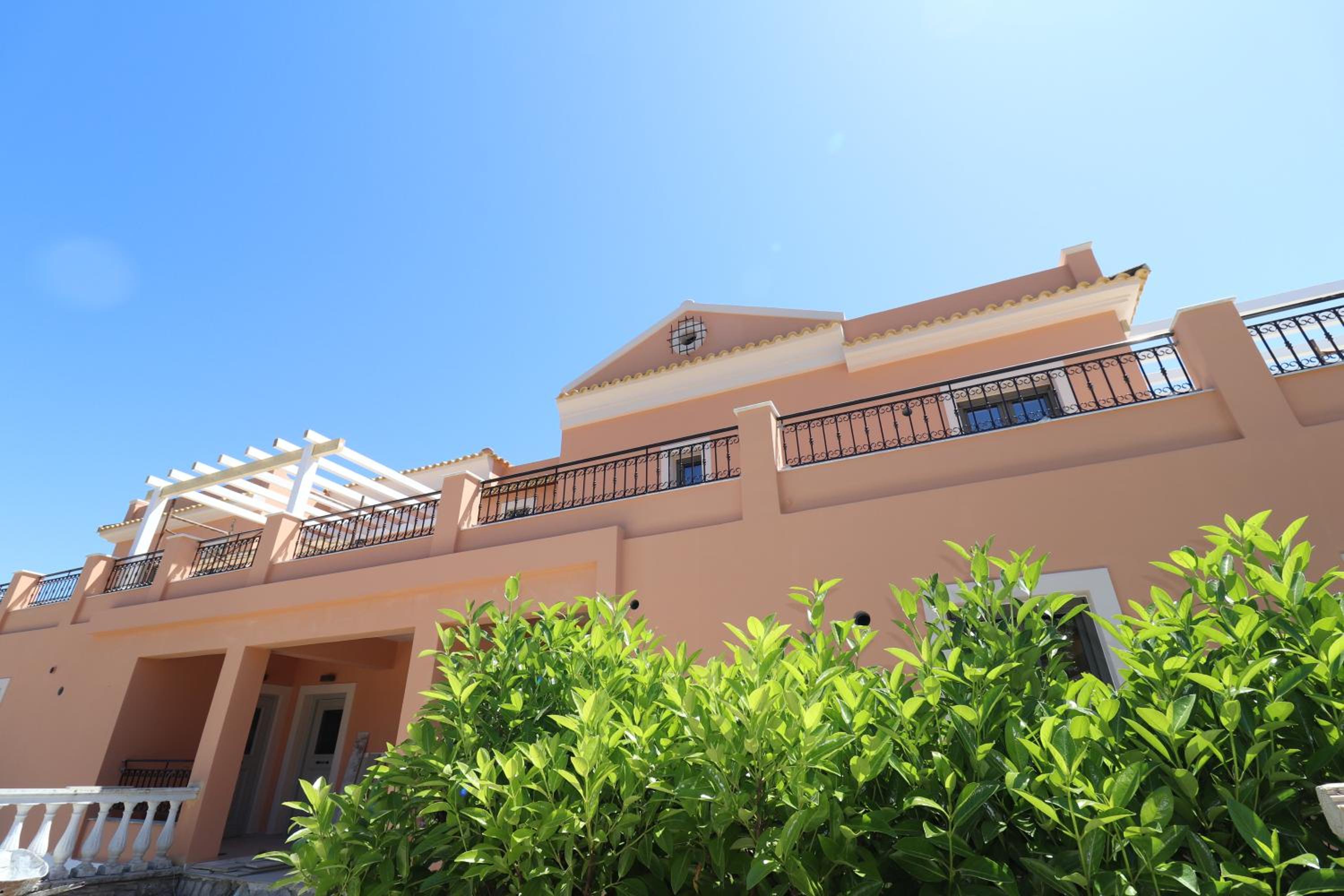 Hotel Onore Luxury Suites - Image 1