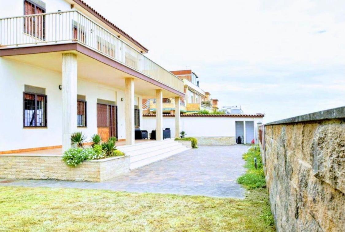 Seafront apartment 2 in Villa near Rome view 3