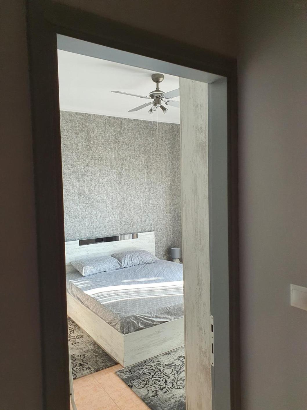 Theos Apartment photo 2