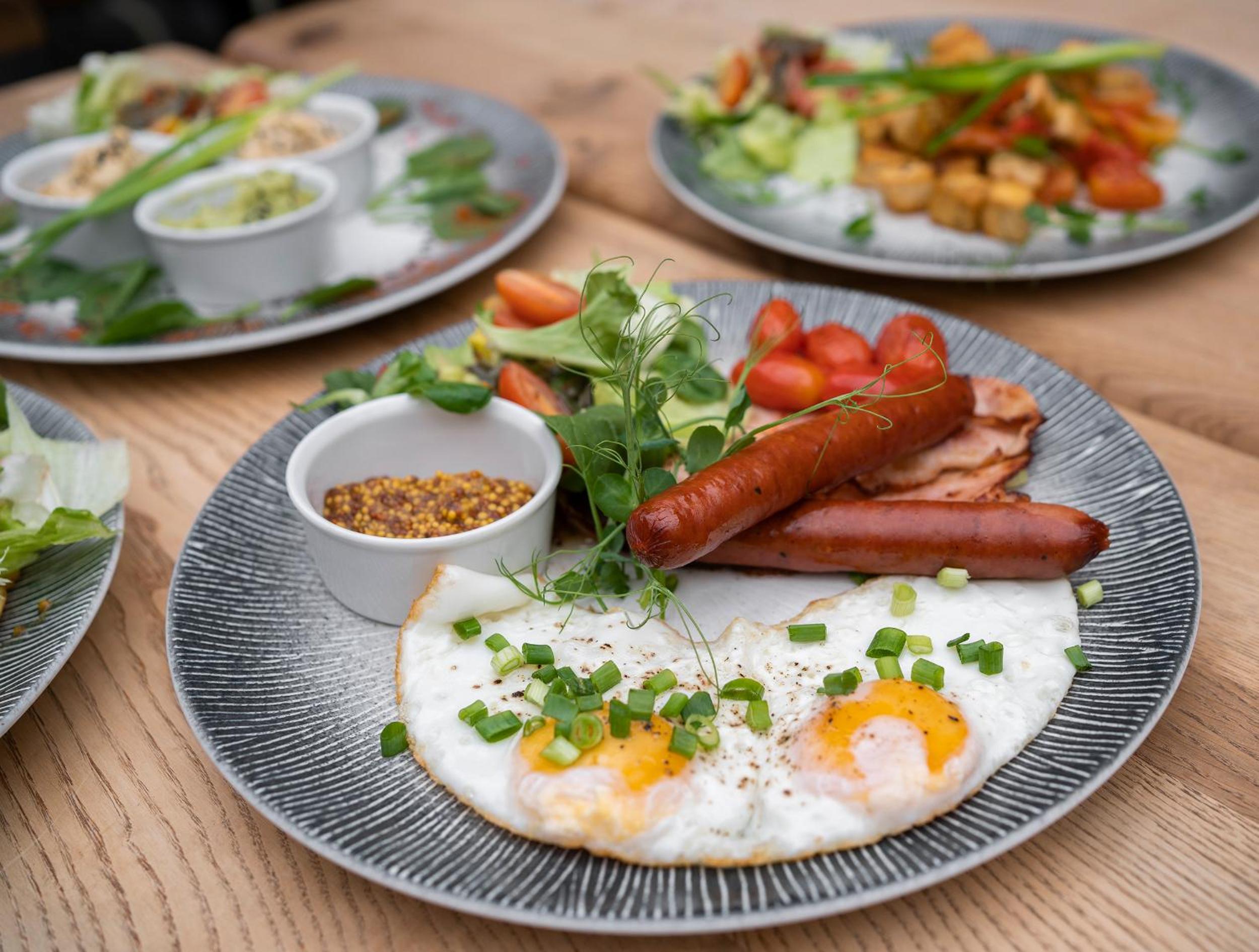 breakfast buffet