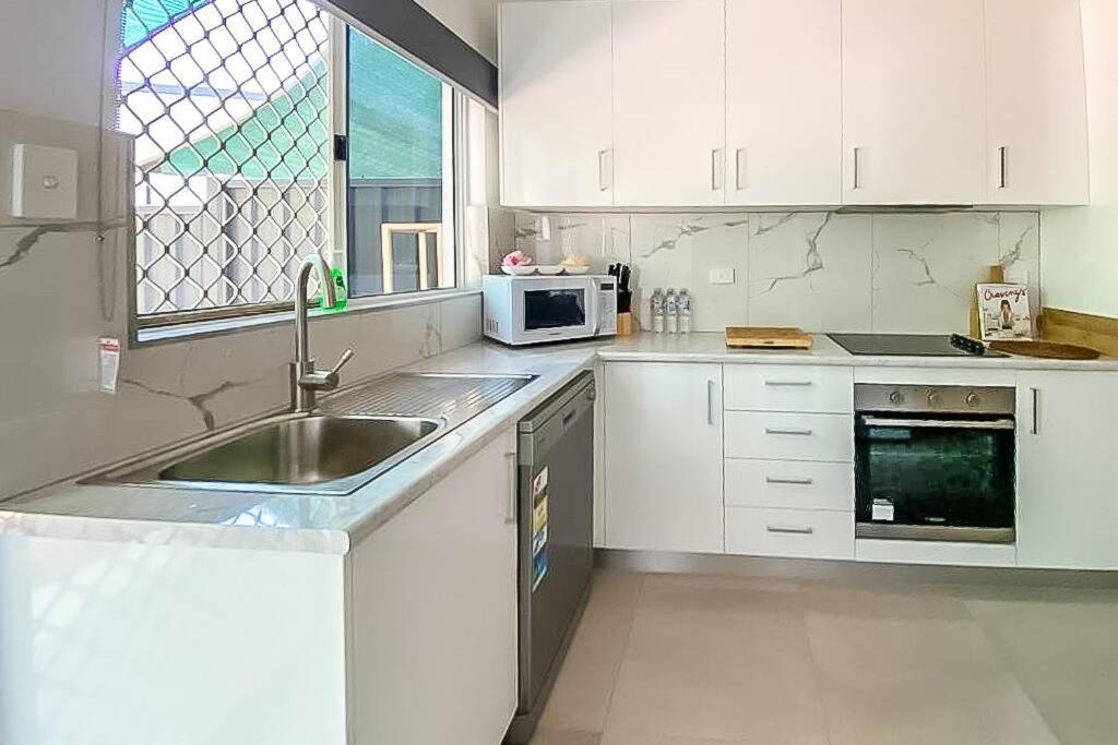 ZEN HIDEAWAY - Cozy 2-BR Modern Design with Aircon