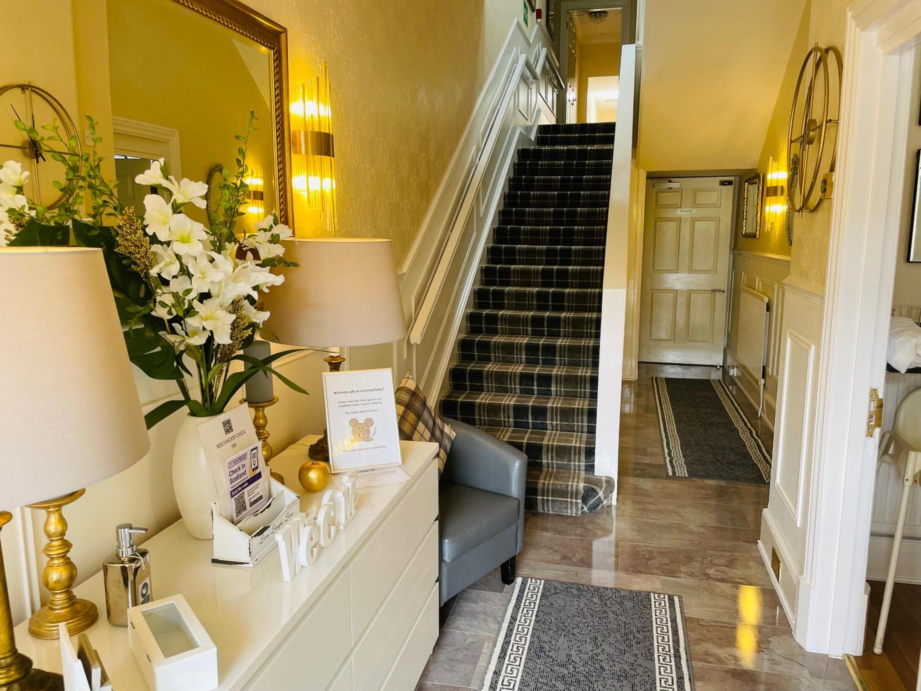 Ayr Vacations - Beechwood Ensuite Guest House - Property Image 2