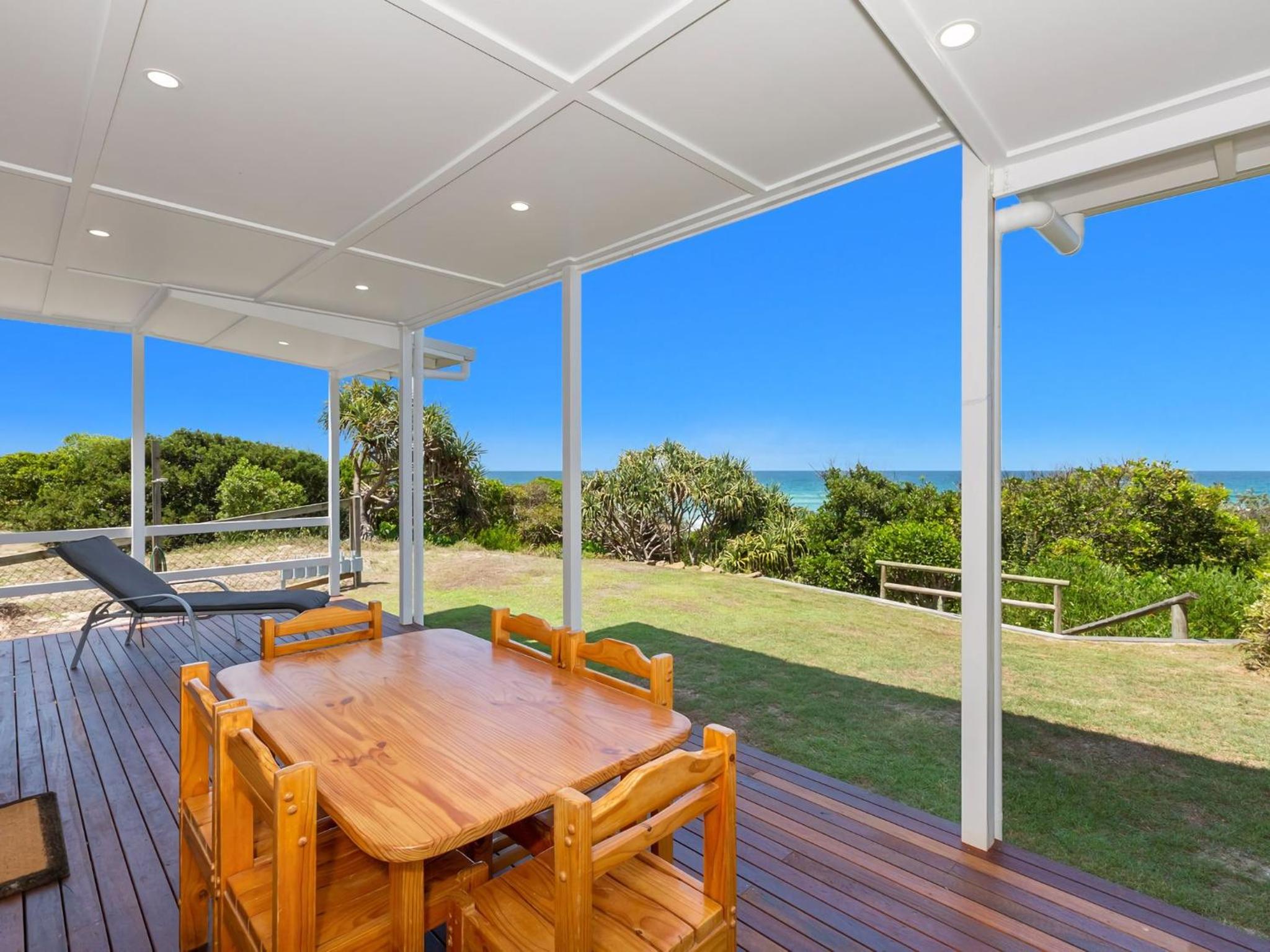 Sandpiper Beachfront House - Hastings Point