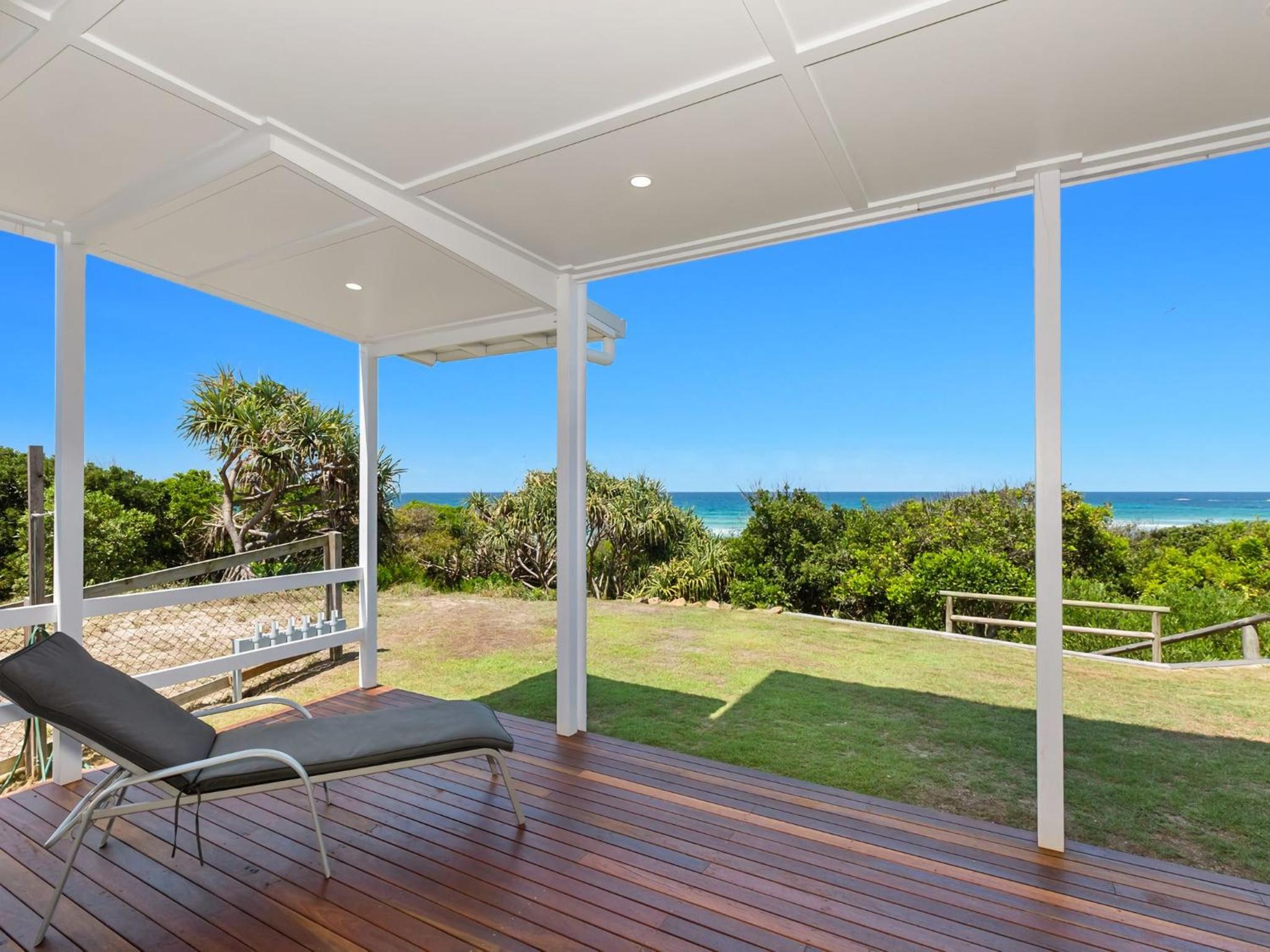 Sandpiper Beachfront House - Hastings Point