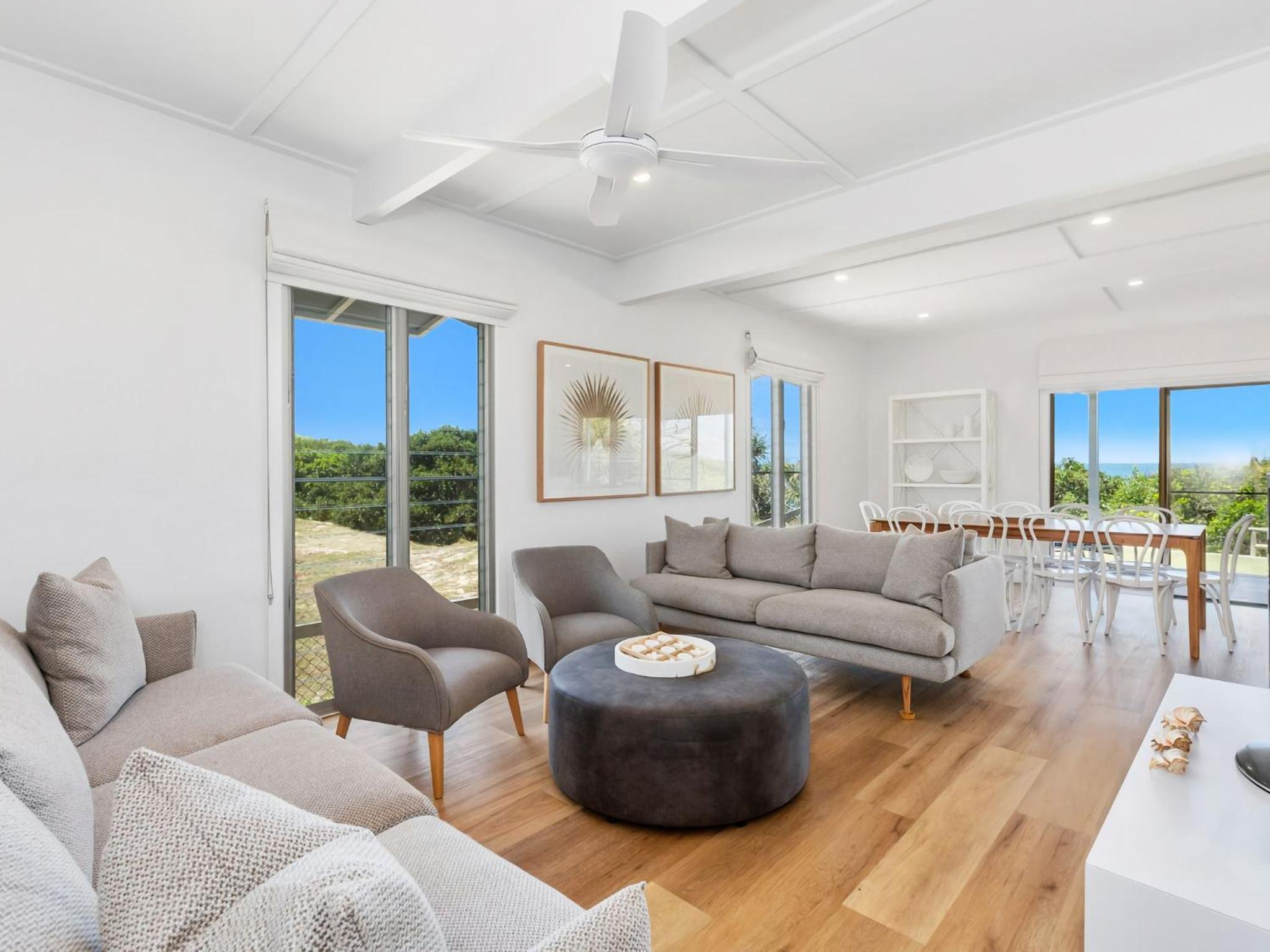 Sandpiper Beachfront House - Hastings Point