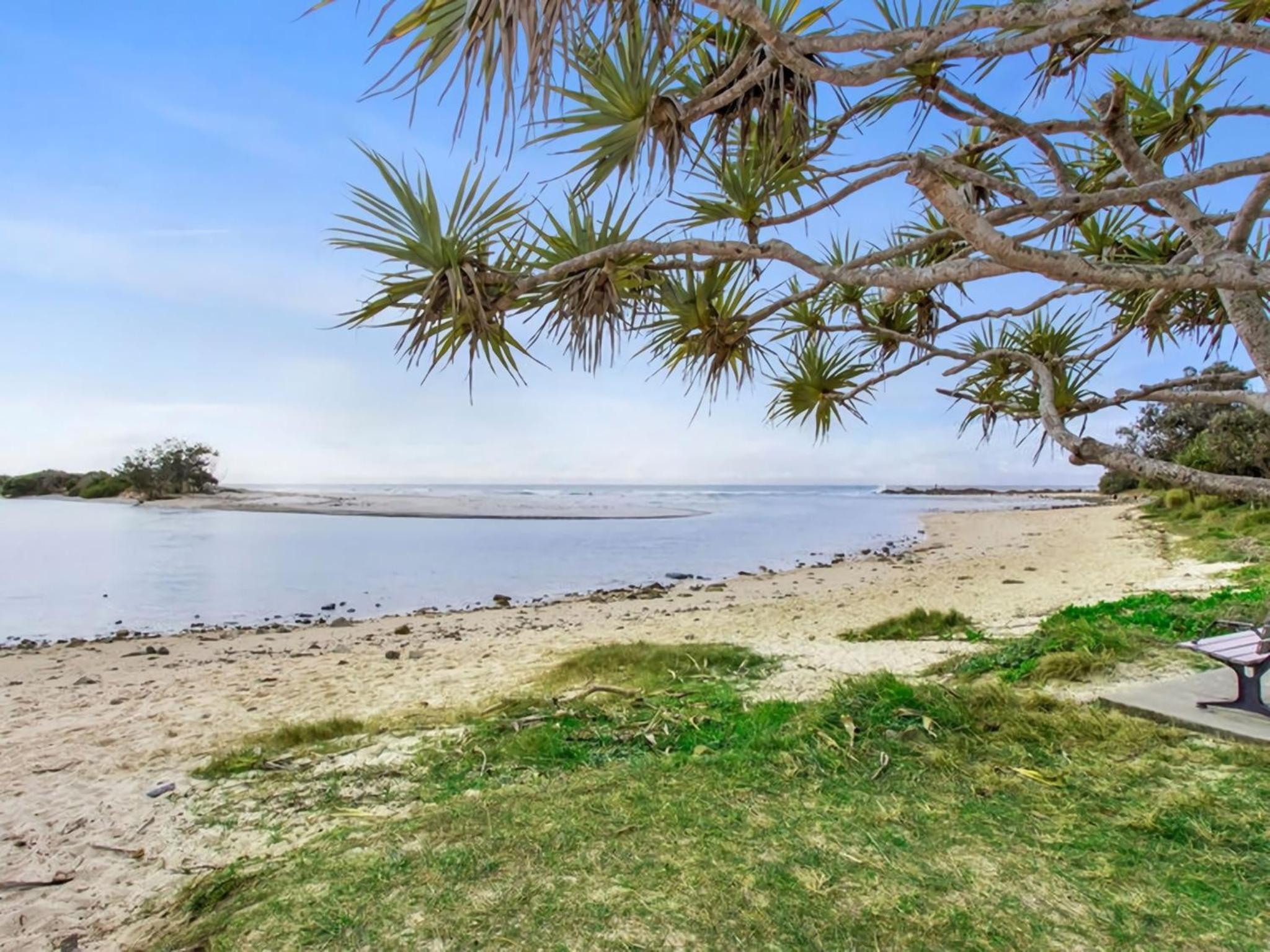 Shoreline 3 Beachfront Apartment