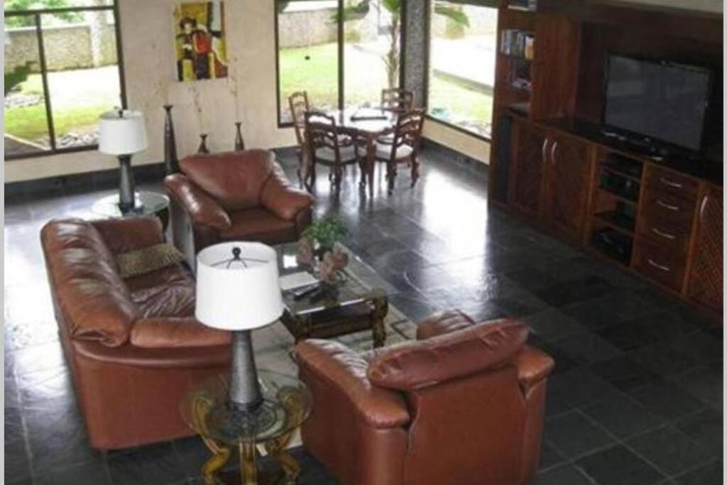 Villa Paraiso Estate