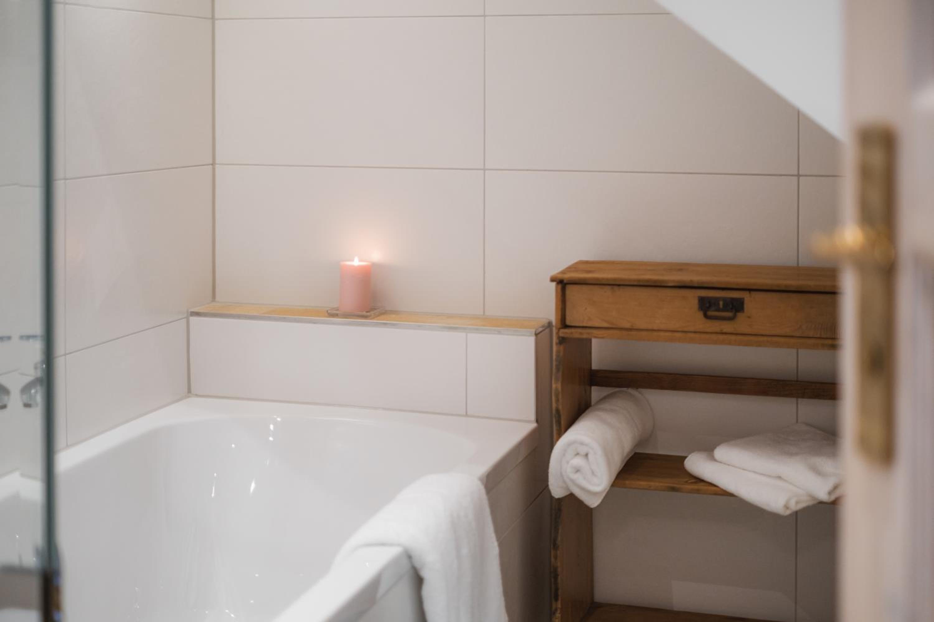 Historische Wohnung mit gehobenem Ambiente view 2