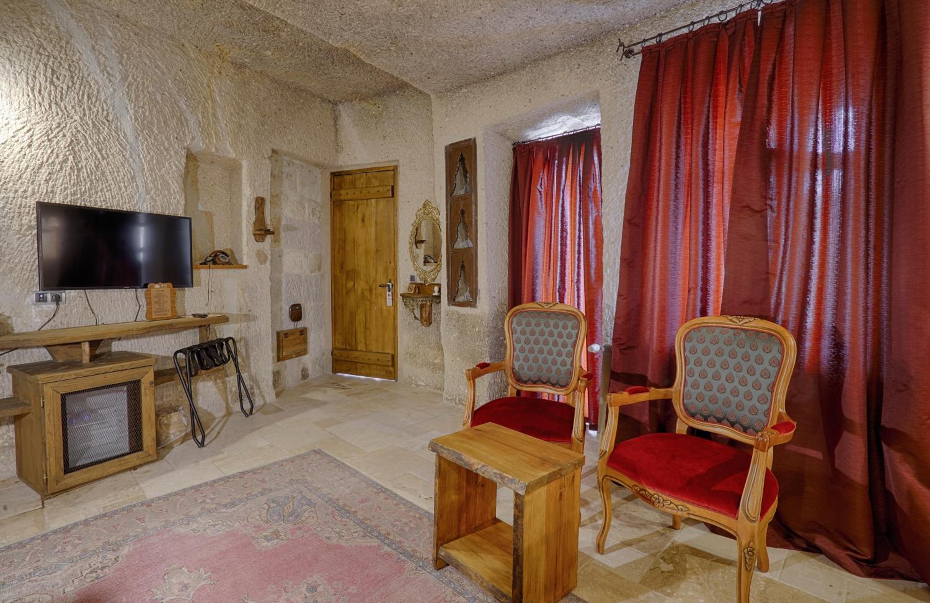 Hera Cave Suites - Image 138