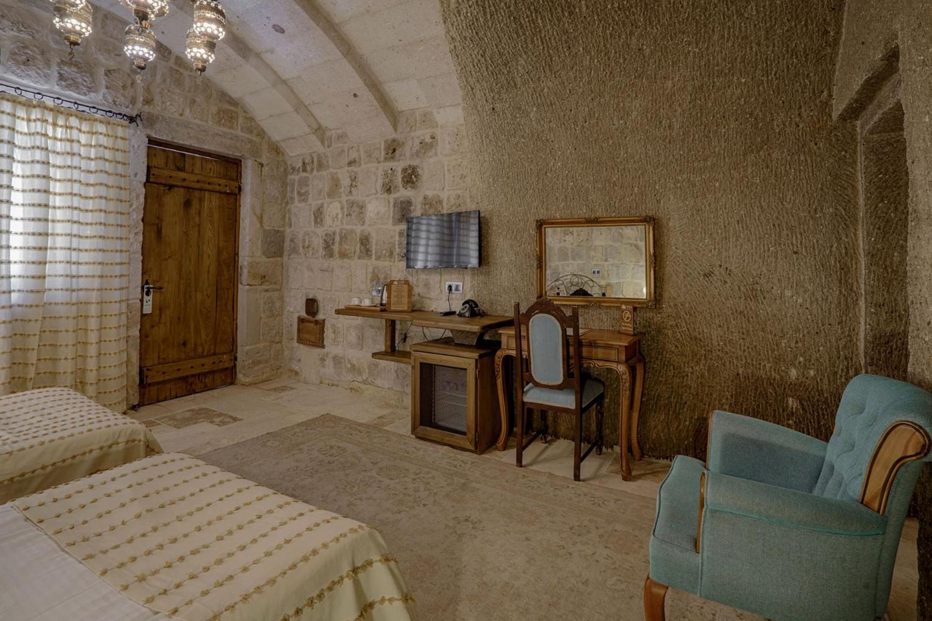 Hera Cave Suites - Image 159