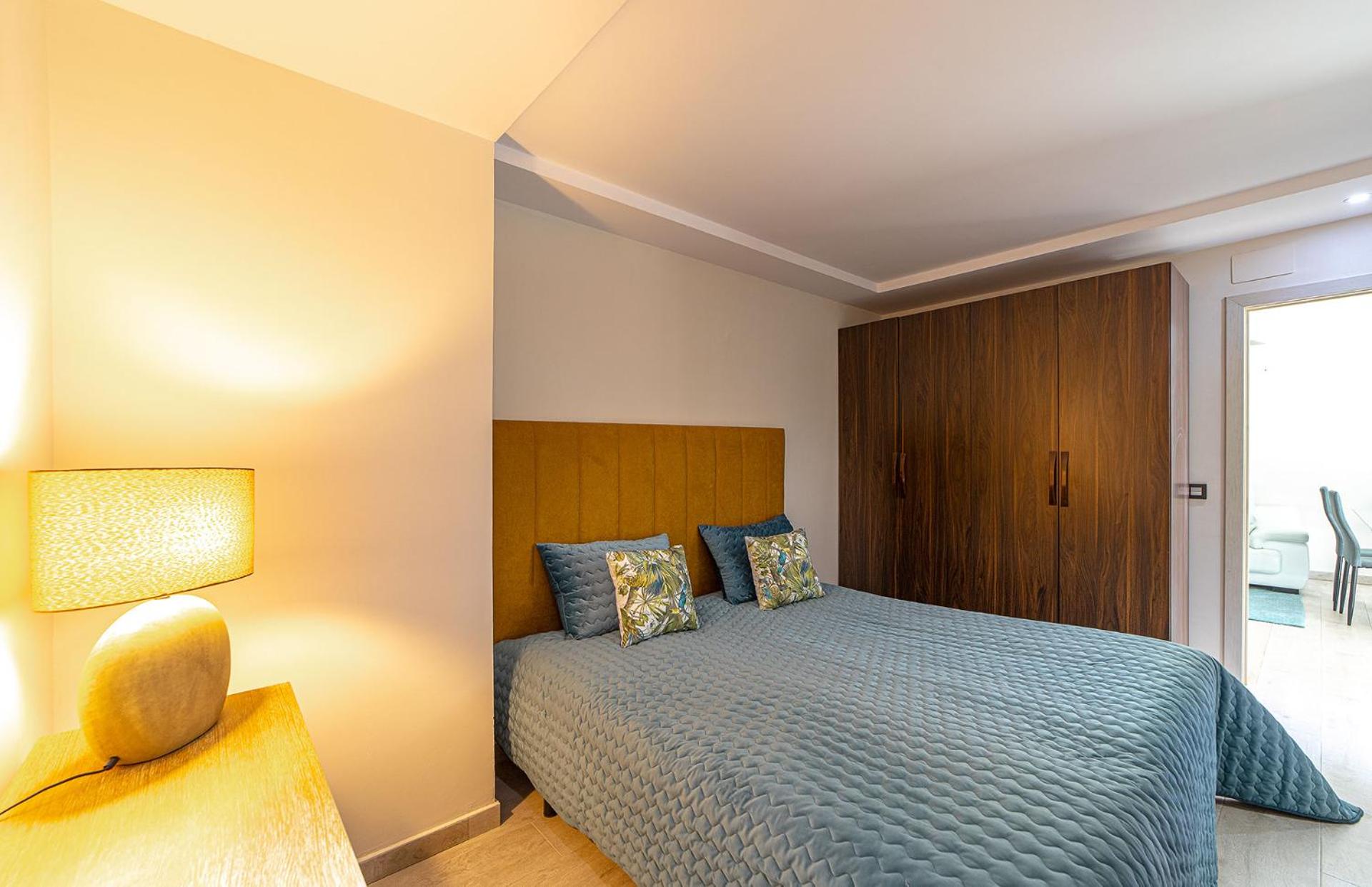 Lavanda - Apartamento Privado en Villa Compartida, Marbella