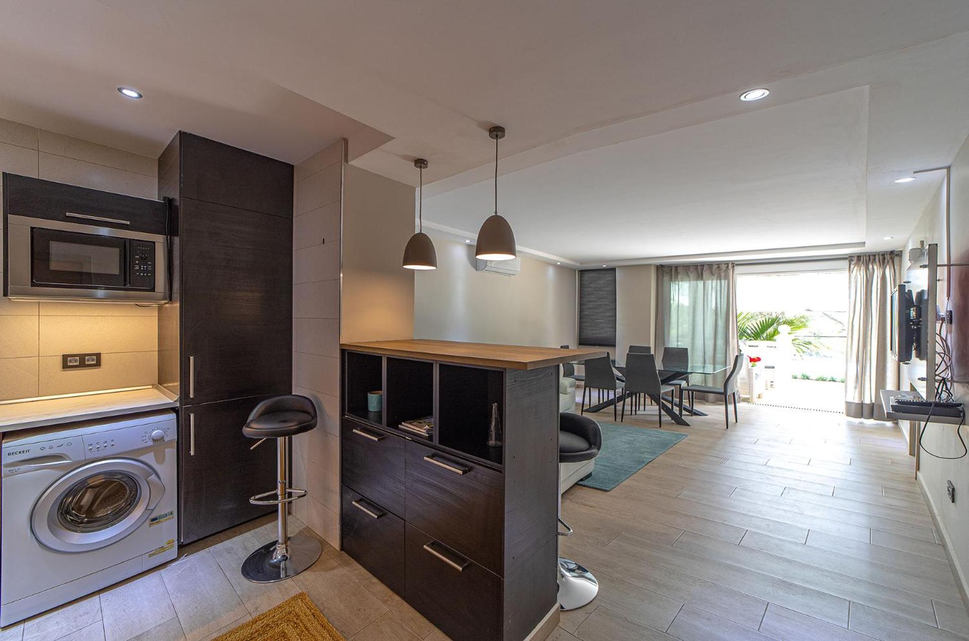 Lavanda - Apartamento Privado en Villa Compartida, Marbella