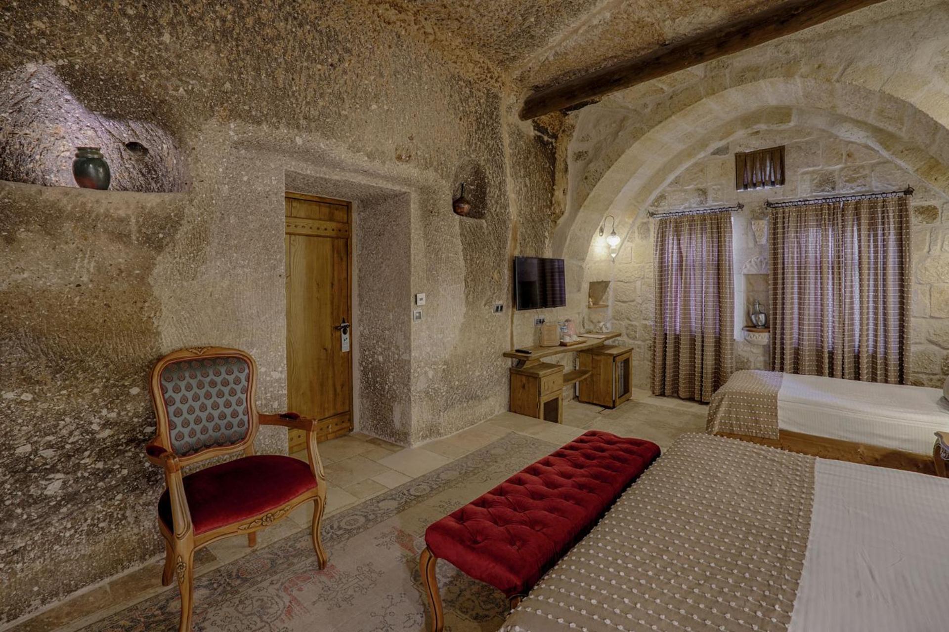 Hera Cave Suites - Image 104