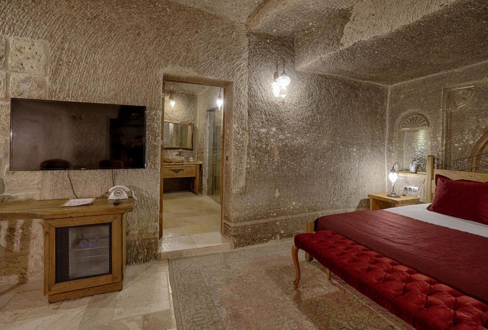 Hera Cave Suites - Image 98