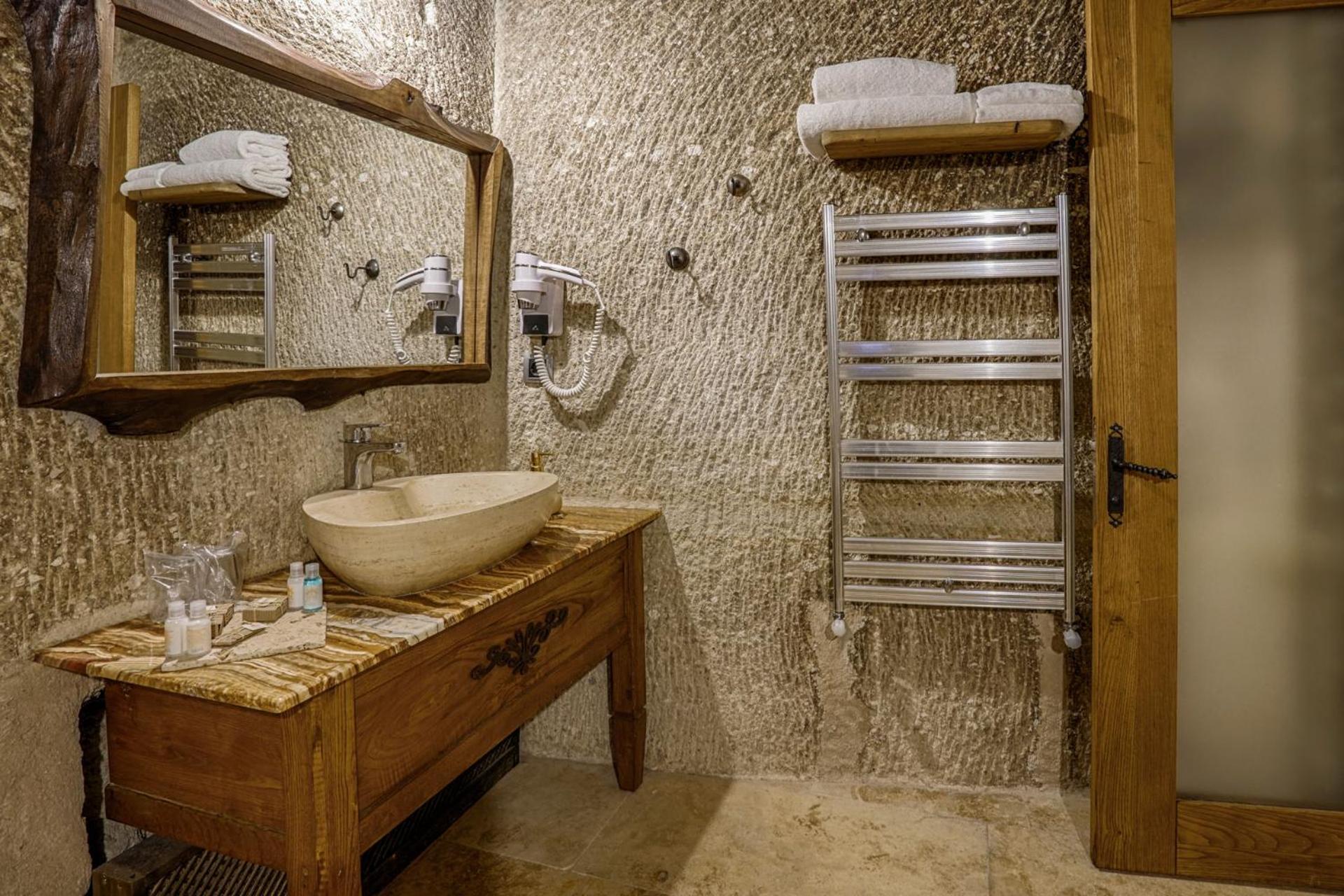 Hera Cave Suites - Image 64