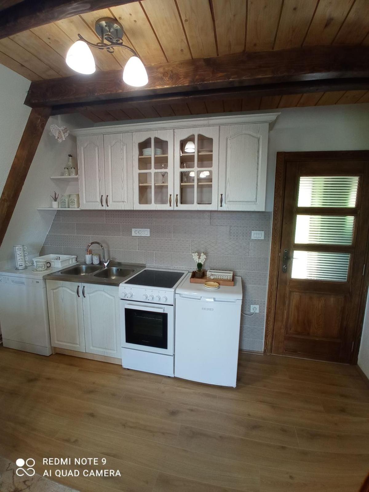 Charming Mountain House Zabljak view 3