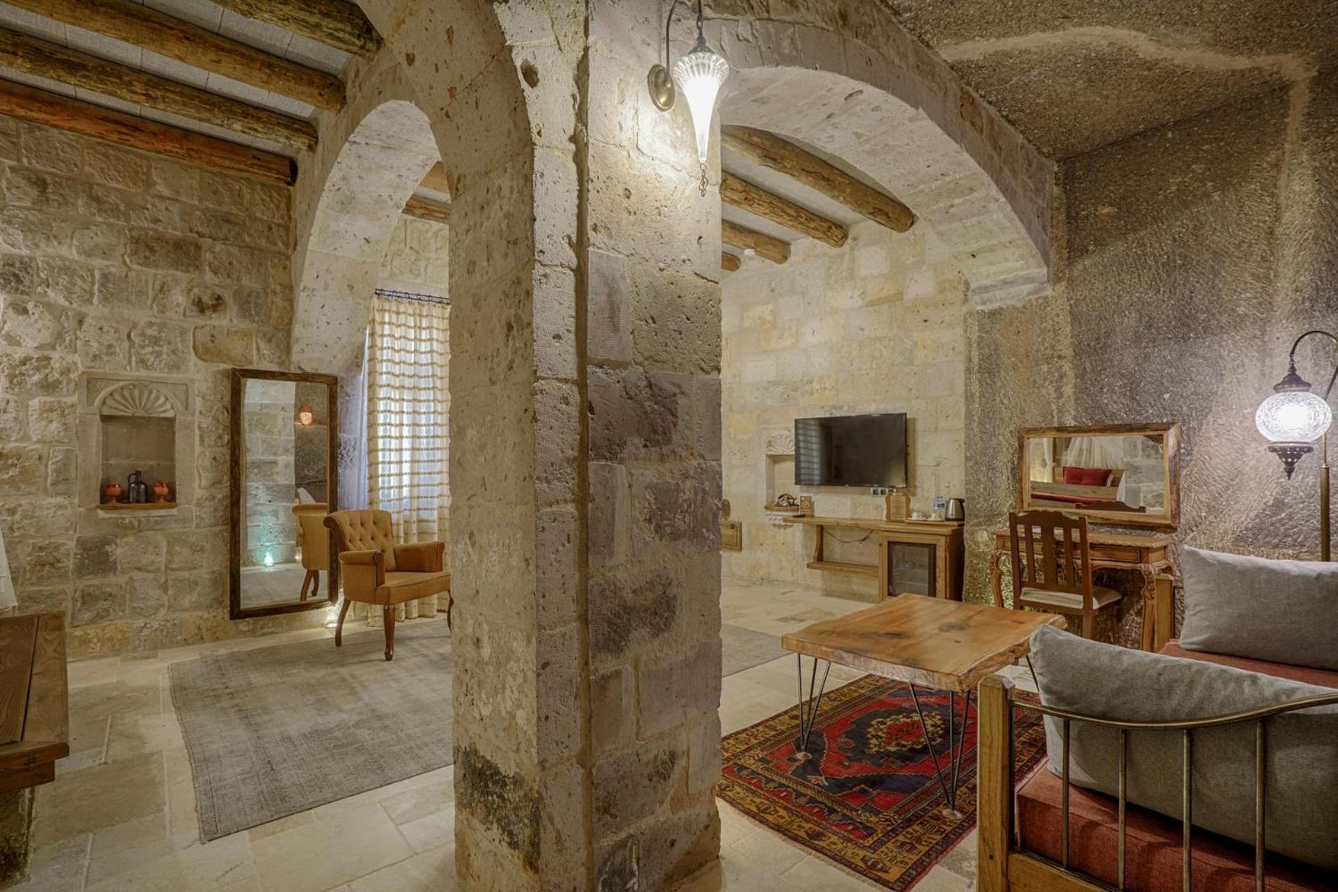 Hera Cave Suites - Image 59