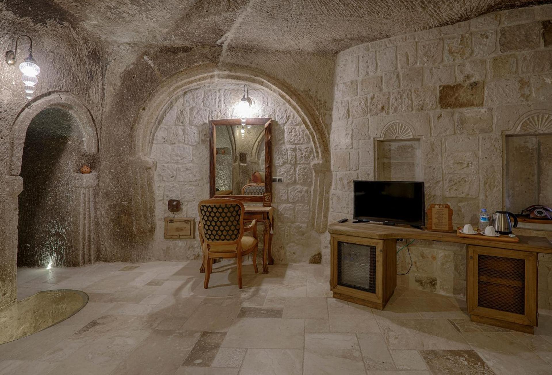 Hera Cave Suites - Image 226