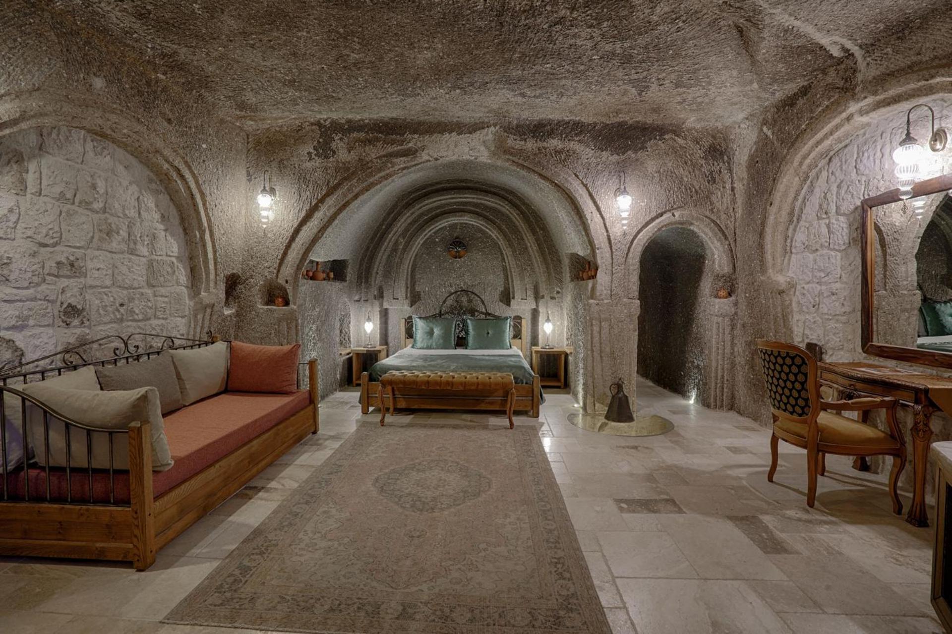 Hera Cave Suites - Image 228