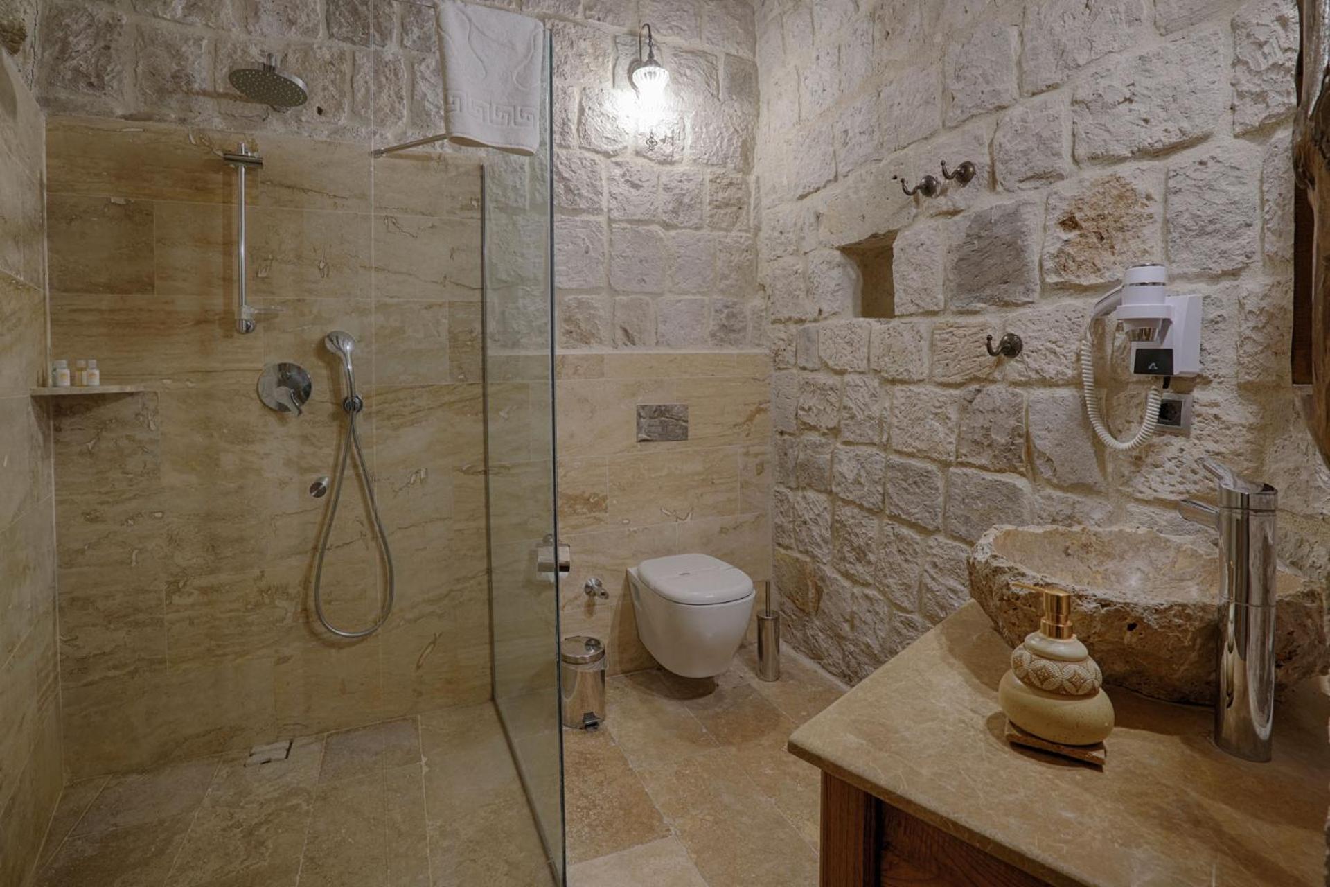 Hera Cave Suites - Image 33