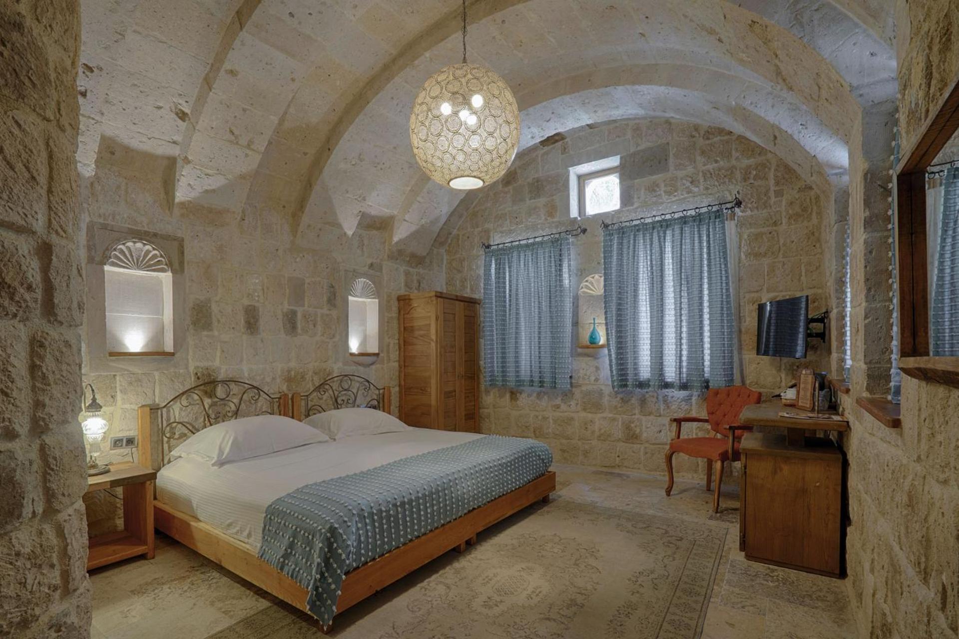 Hera Cave Suites - Image 36