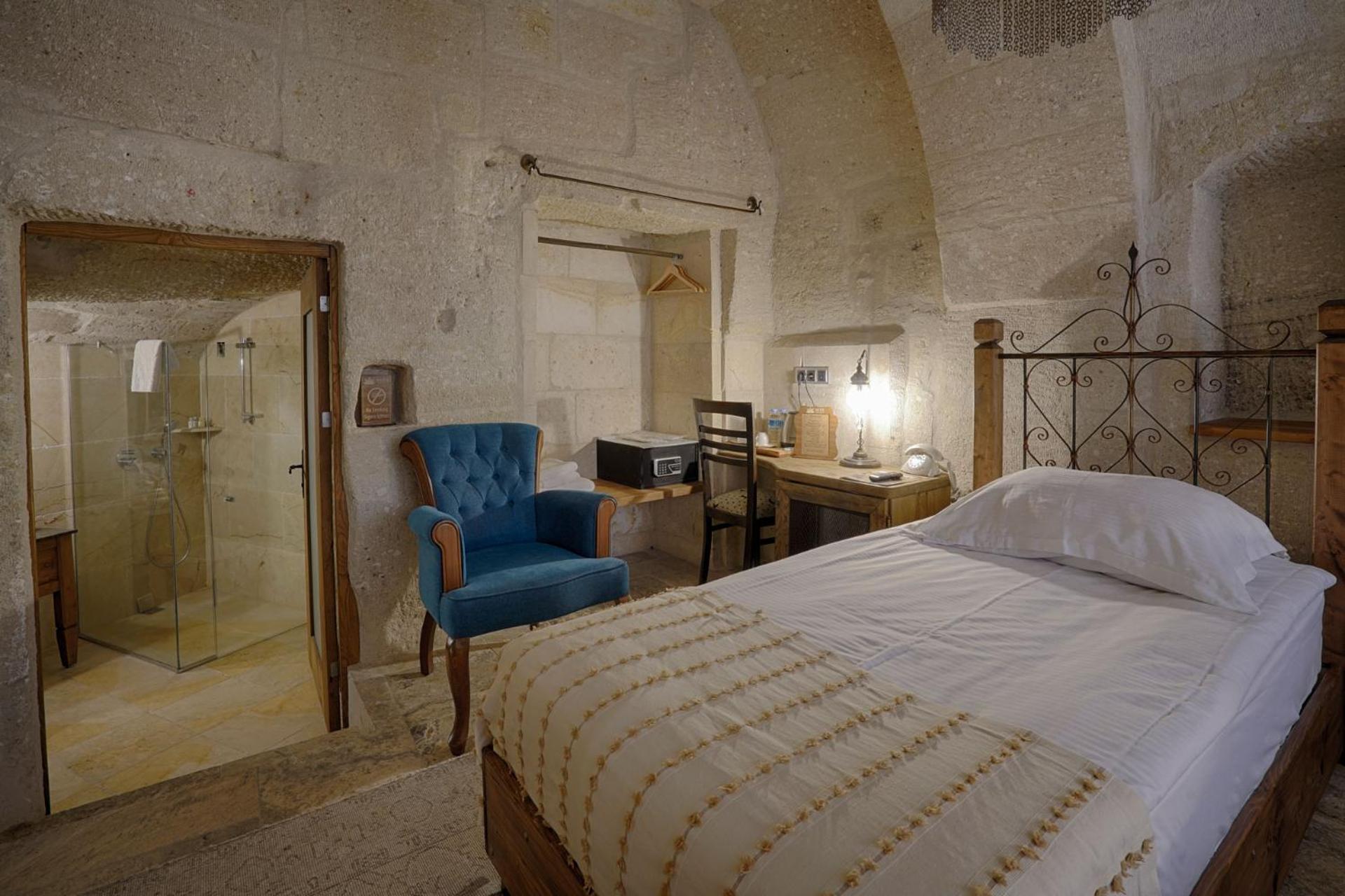 Hera Cave Suites - Image 29