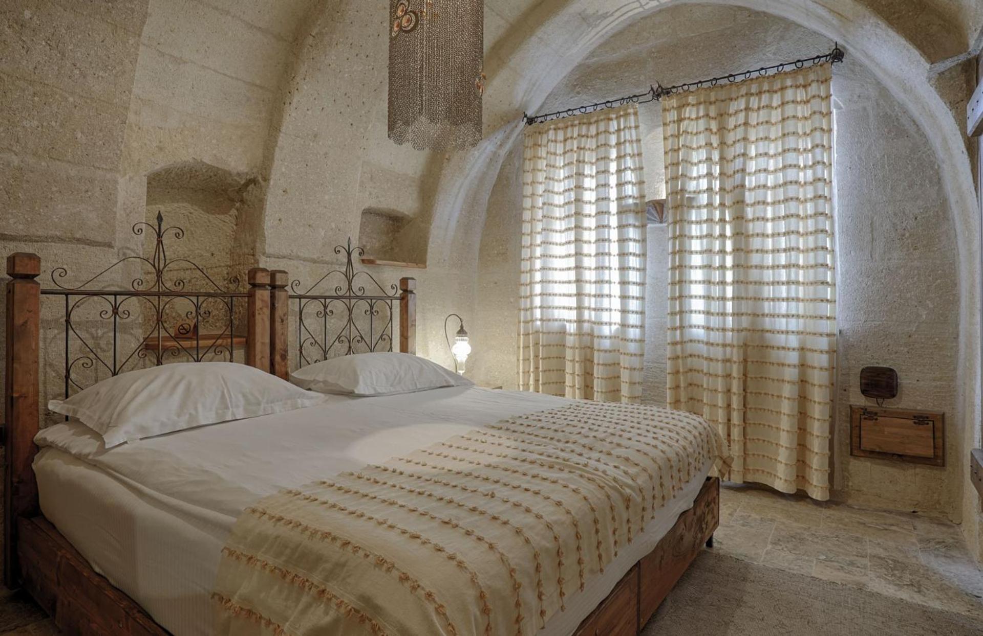 Hera Cave Suites - Image 30