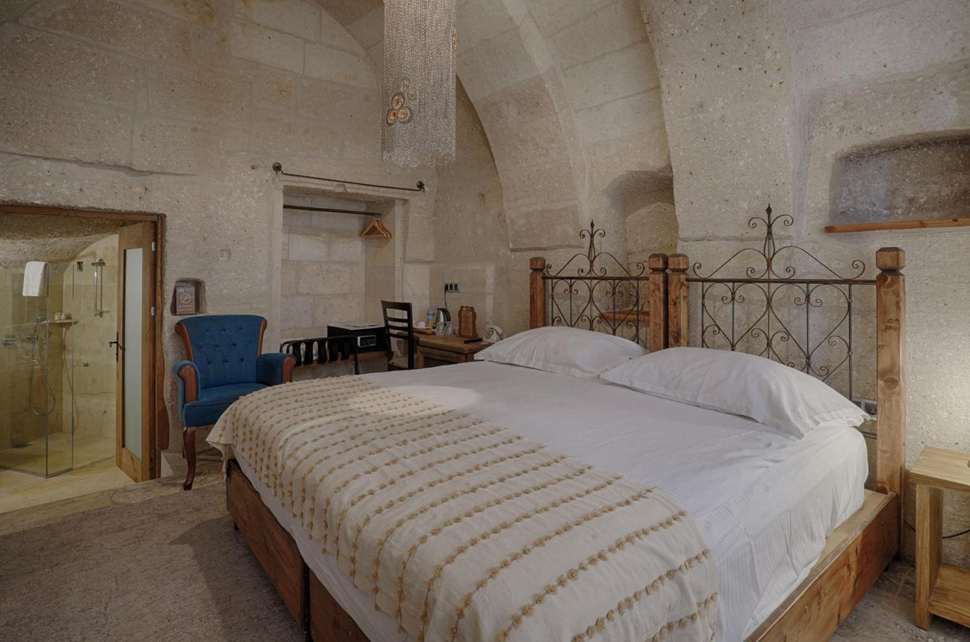 Hera Cave Suites - Image 31