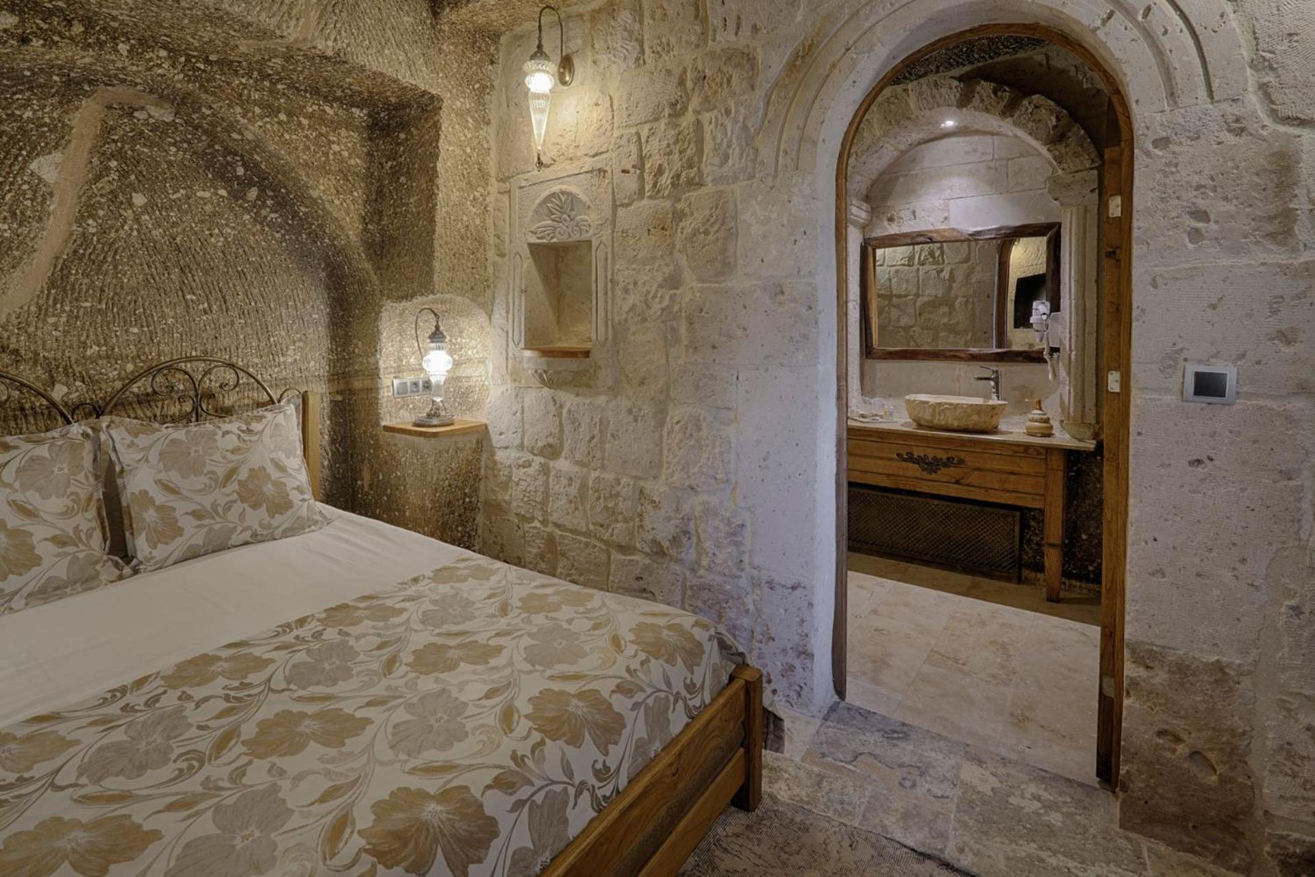 Hera Cave Suites - Image 22