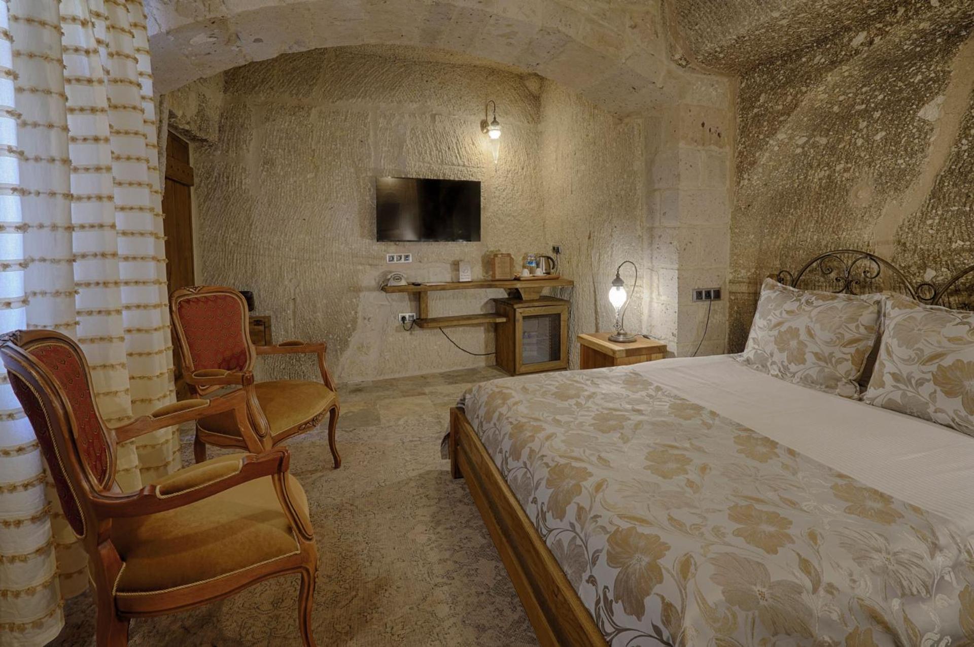 Hera Cave Suites - Image 24