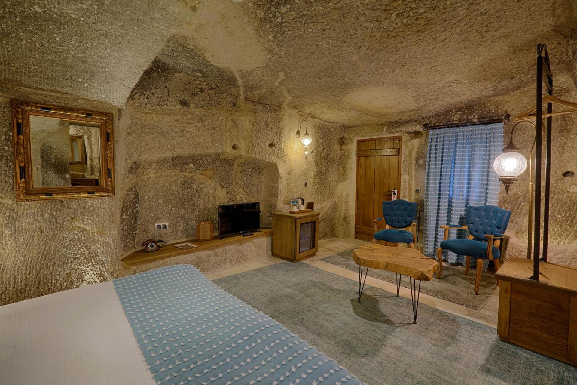 Hera Cave Suites - Image 10