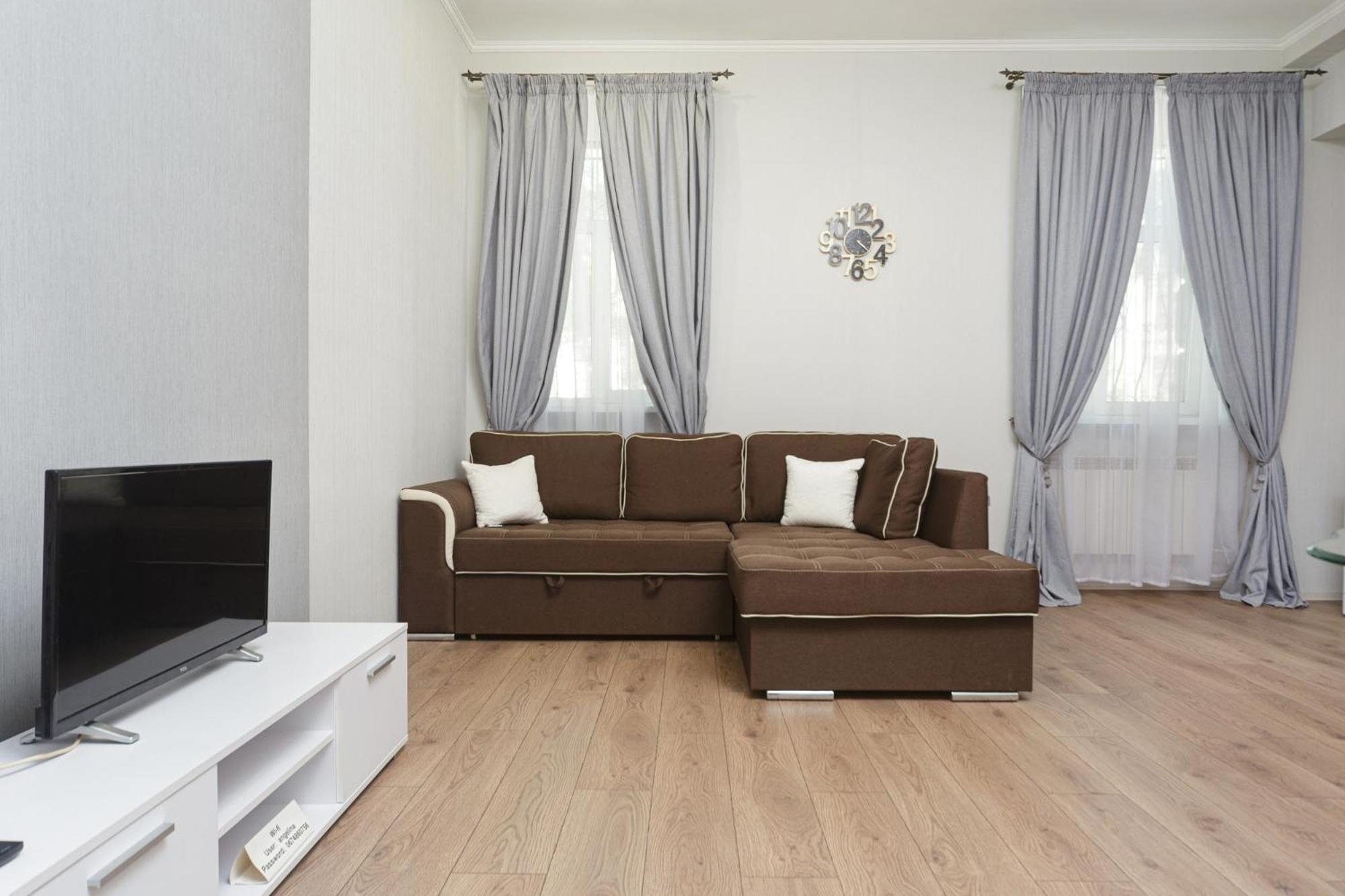 Apartment Zhukovskogo 17 view 3