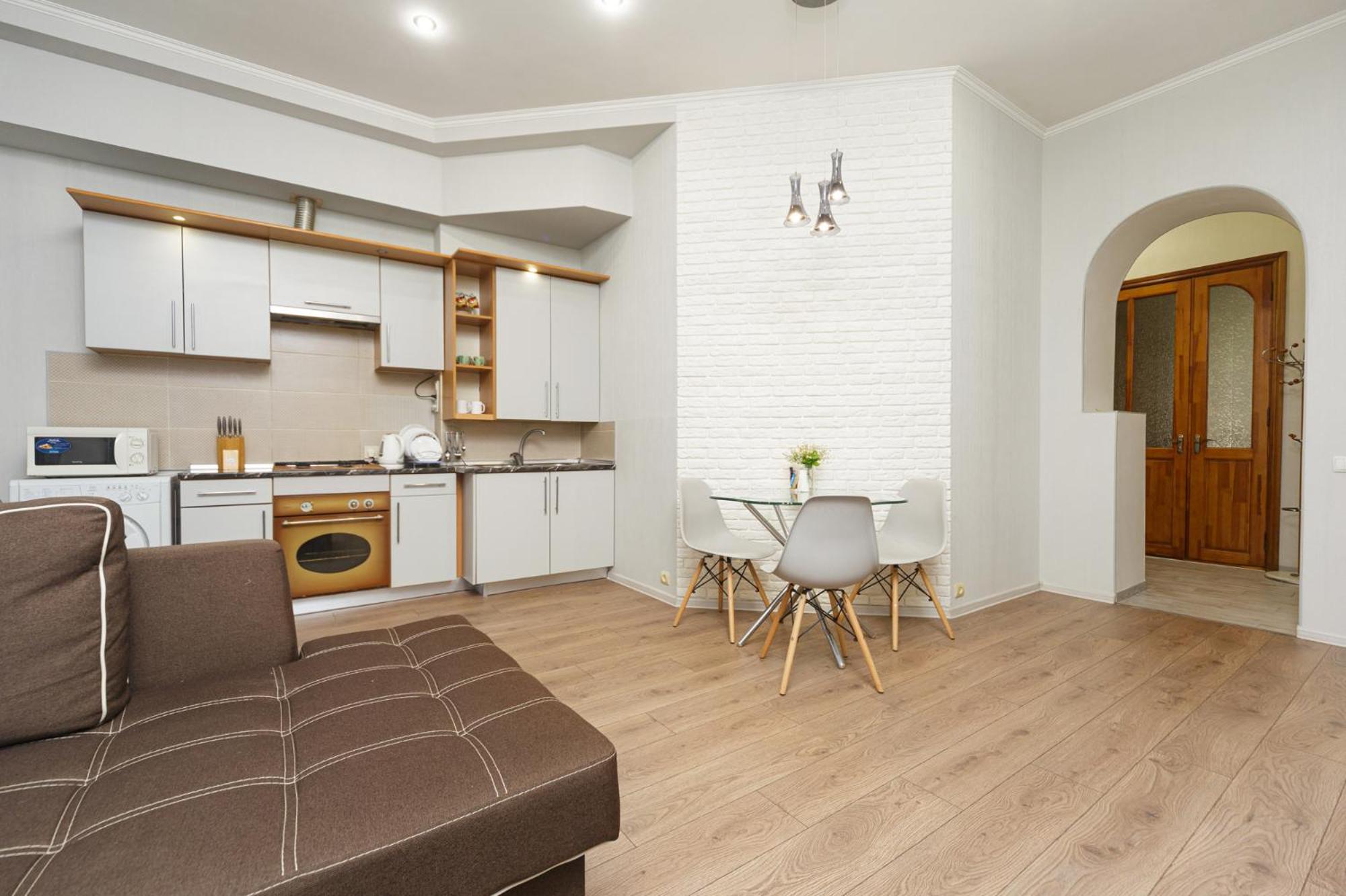 Apartment Zhukovskogo 17 view 5