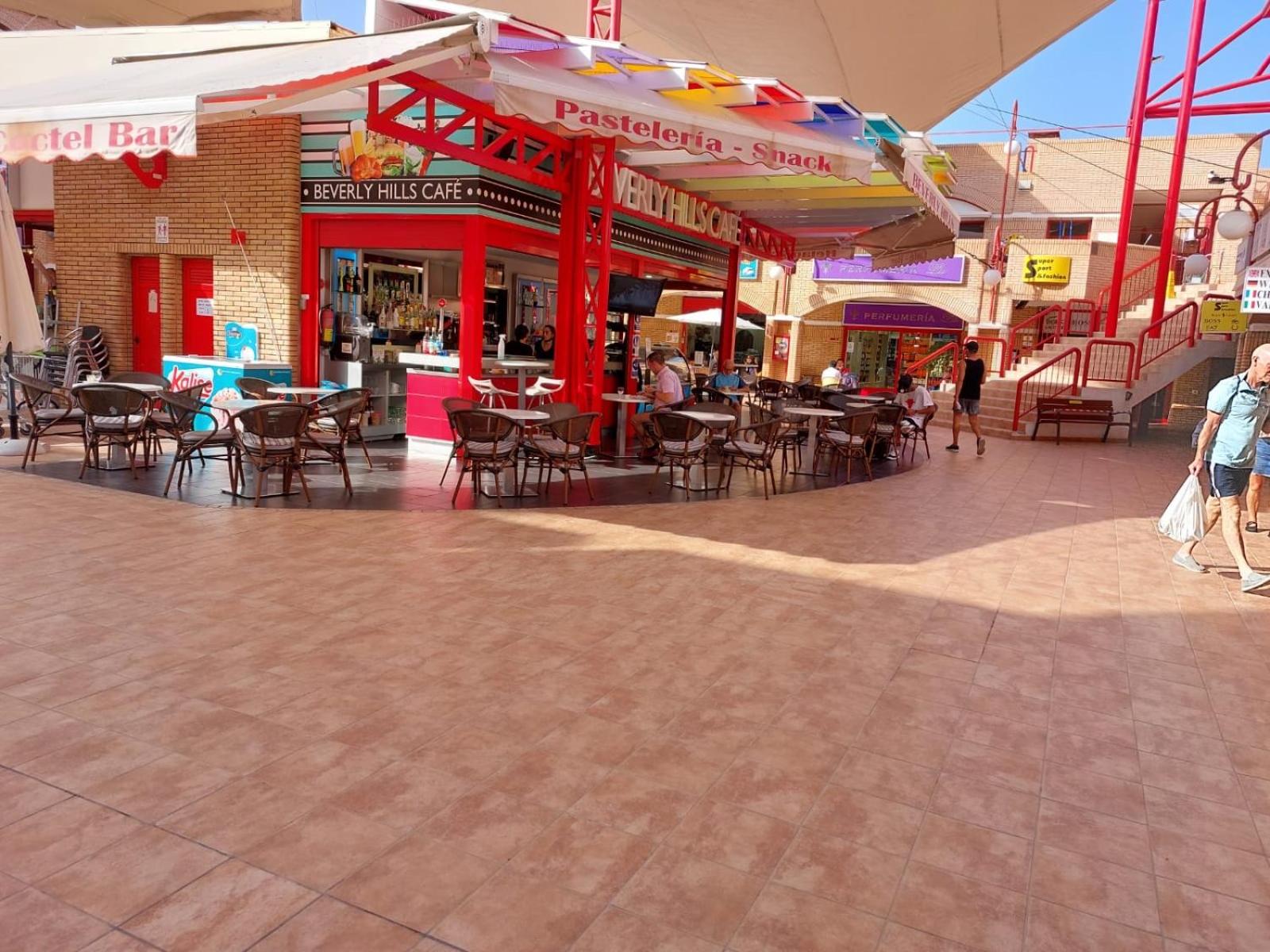 Photo 10