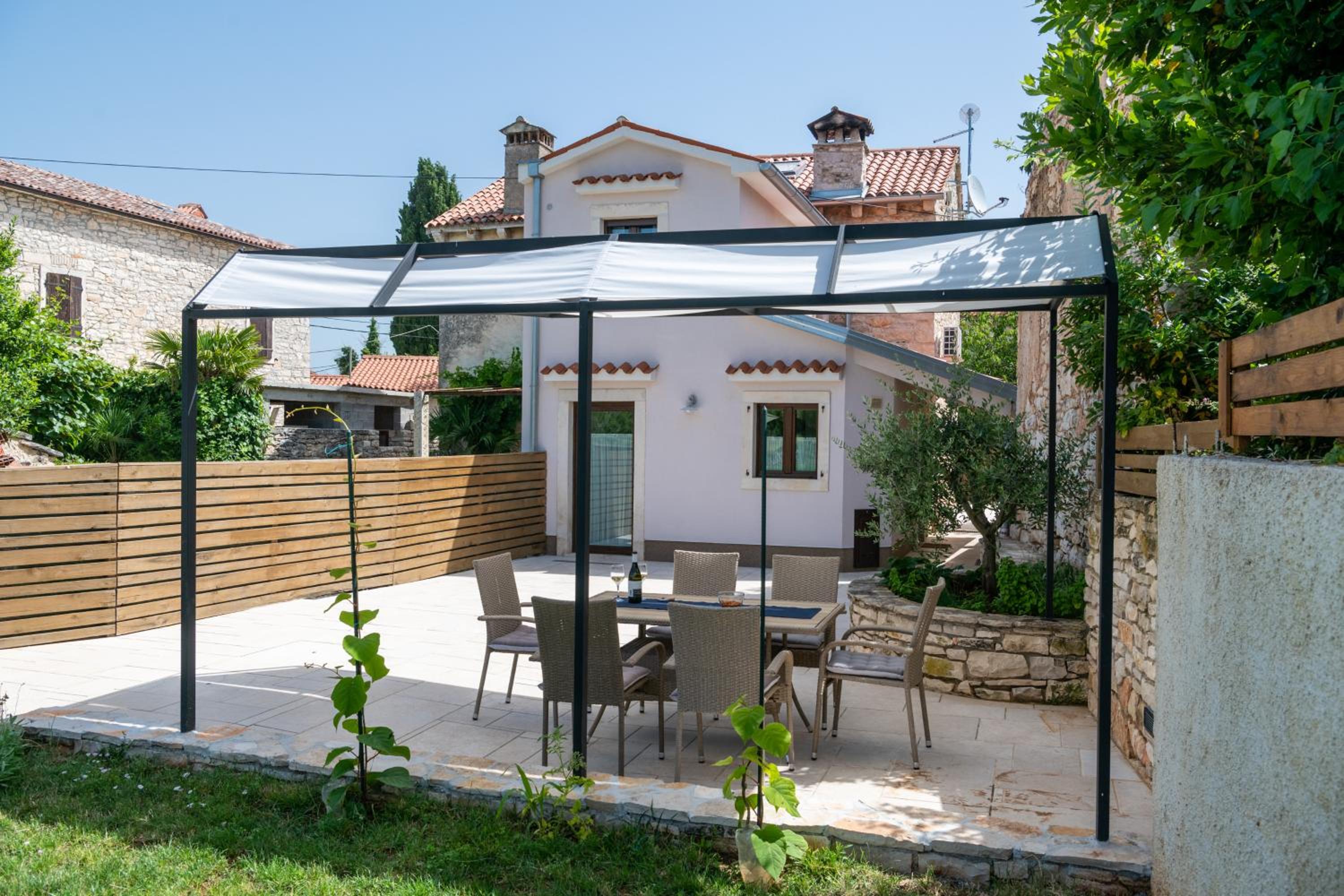 Holiday House Brnistra view 3