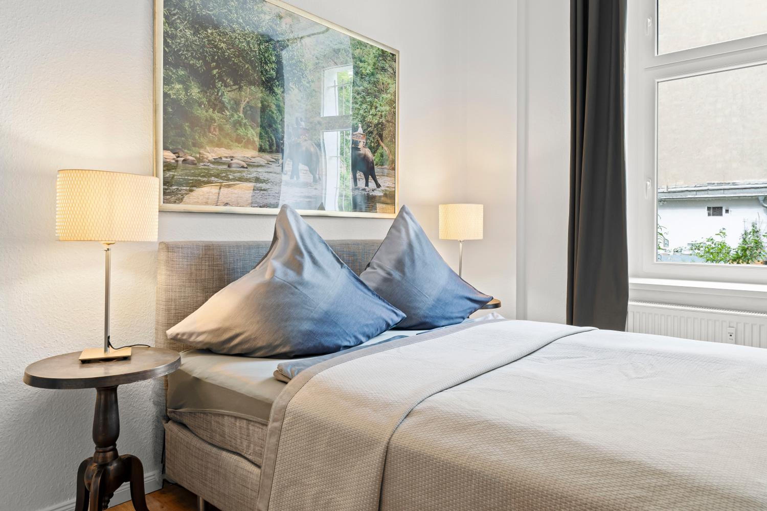 The Weichsel - Group Flat in Central Berlin, Family-Friendly, 3BR, 2 bath rooms, 4- 6 Guests