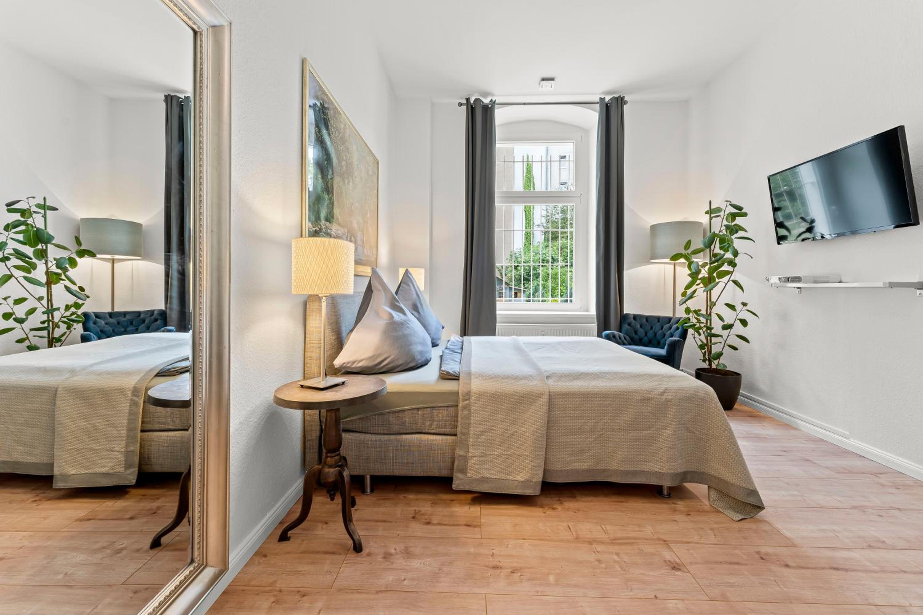 The Weichsel - Group Flat in Central Berlin, Family-Friendly, 3BR, 2 bath rooms, 4- 6 Guests
