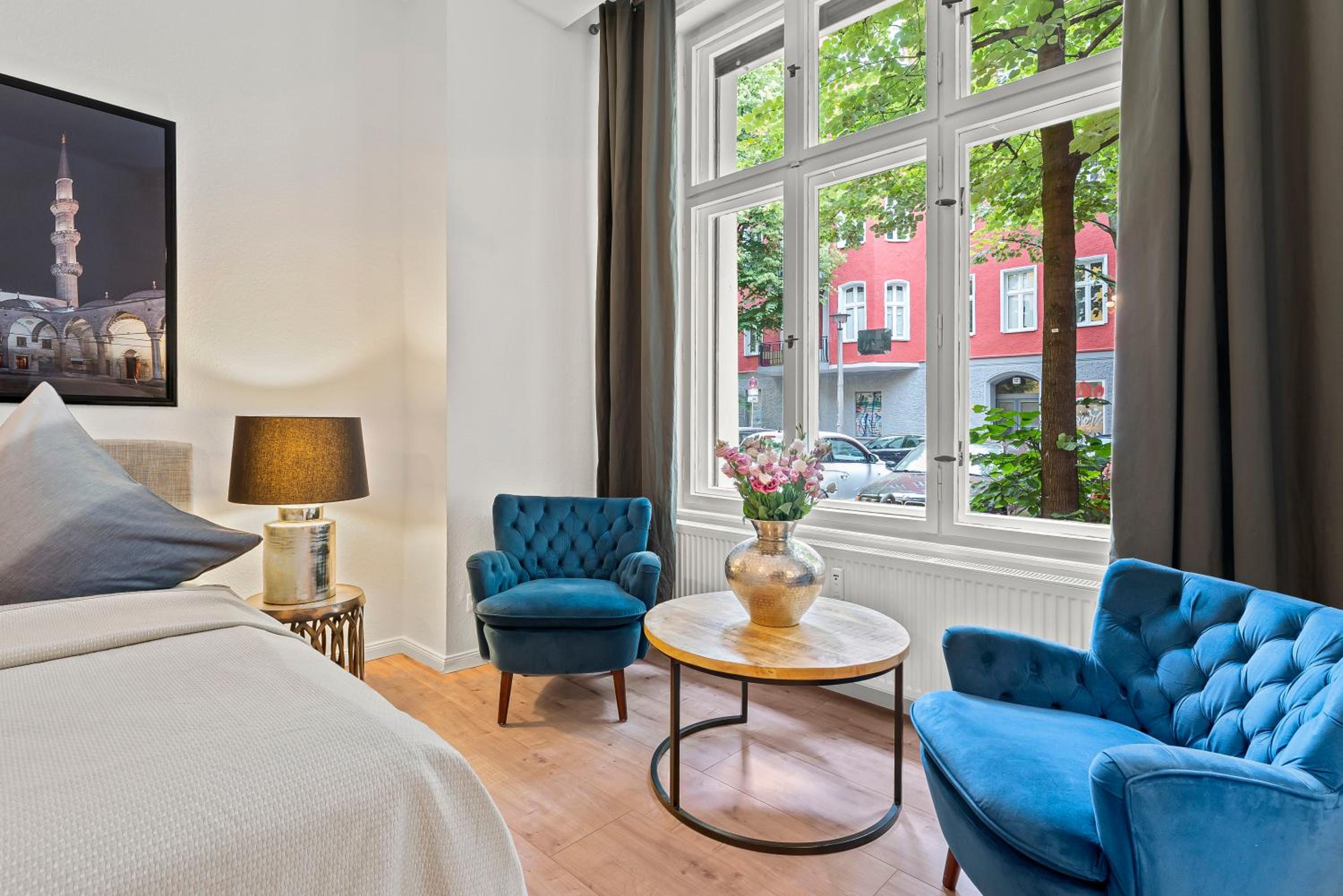 The Weichsel - Group Flat in Central Berlin, Family-Friendly, 3BR, 2 bath rooms, 4- 6 Guests