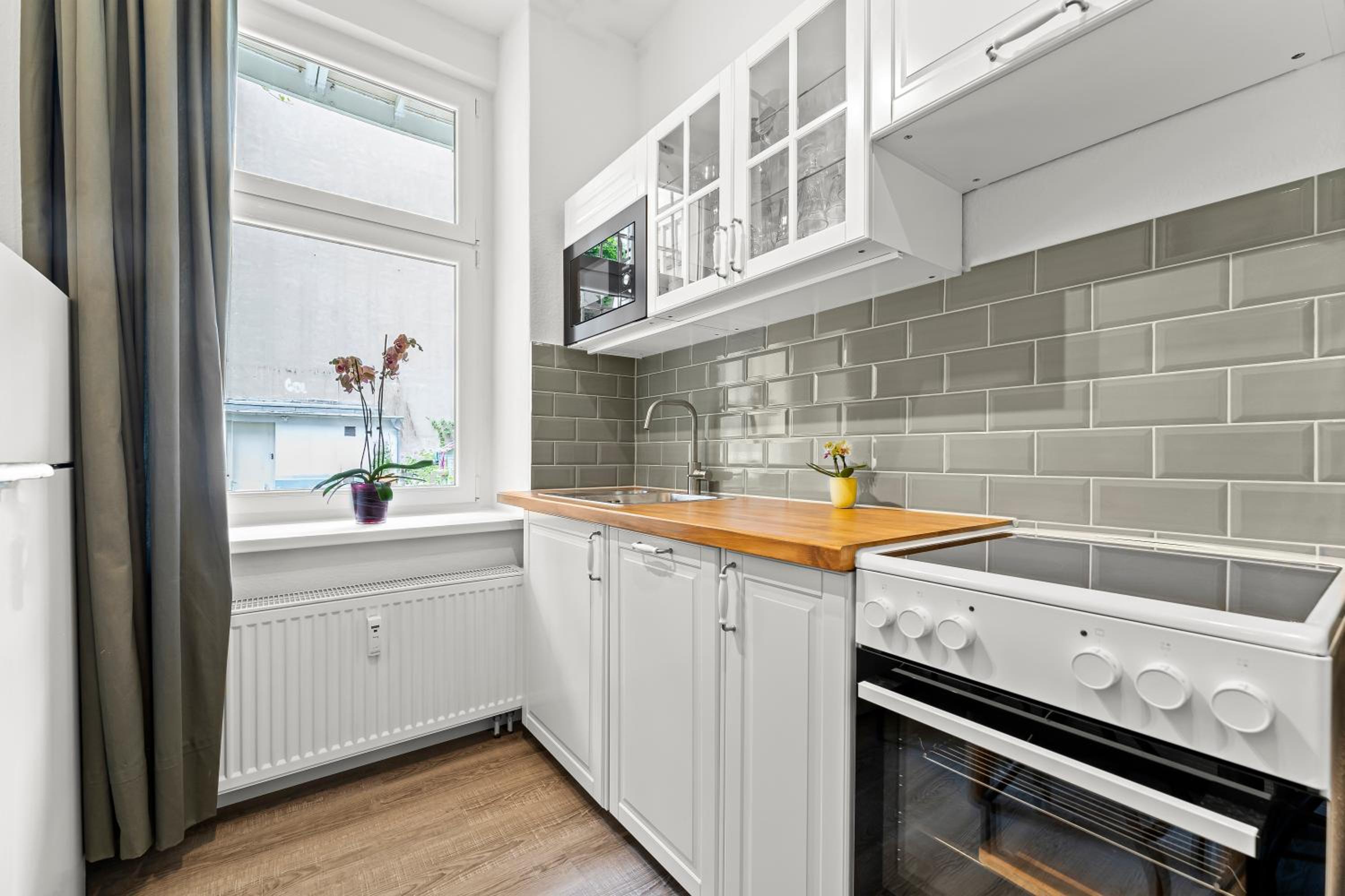 The Weichsel - Group Flat in Central Berlin, Family-Friendly, 3BR, 2 bath rooms, 4- 6 Guests