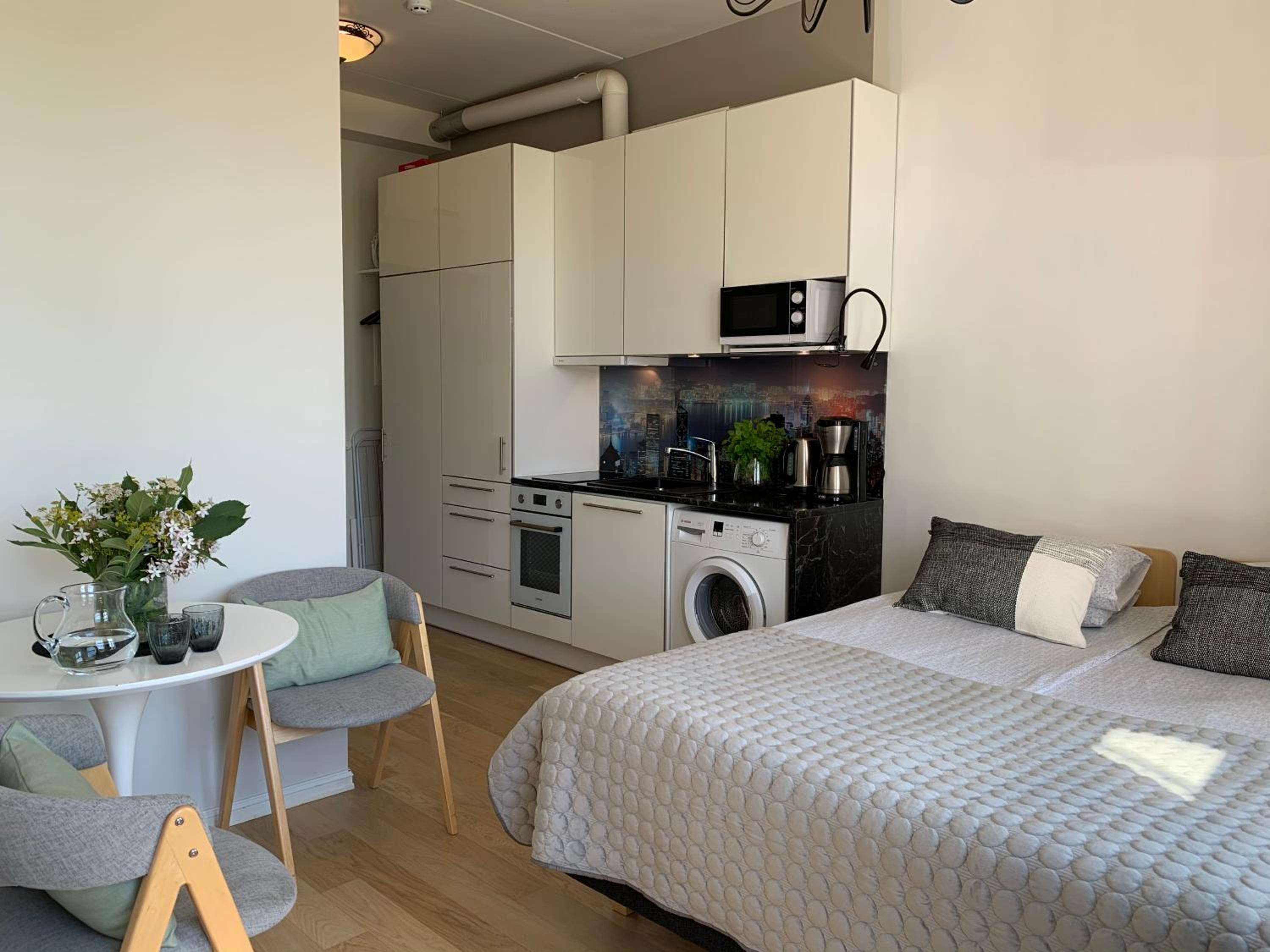 Orange Apartments Mere