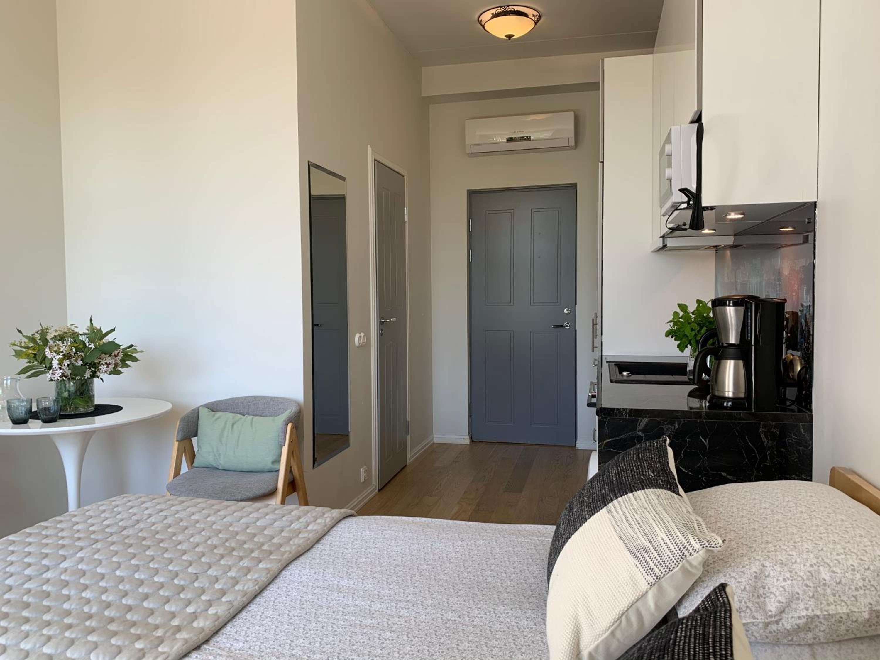 Orange Apartments Mere