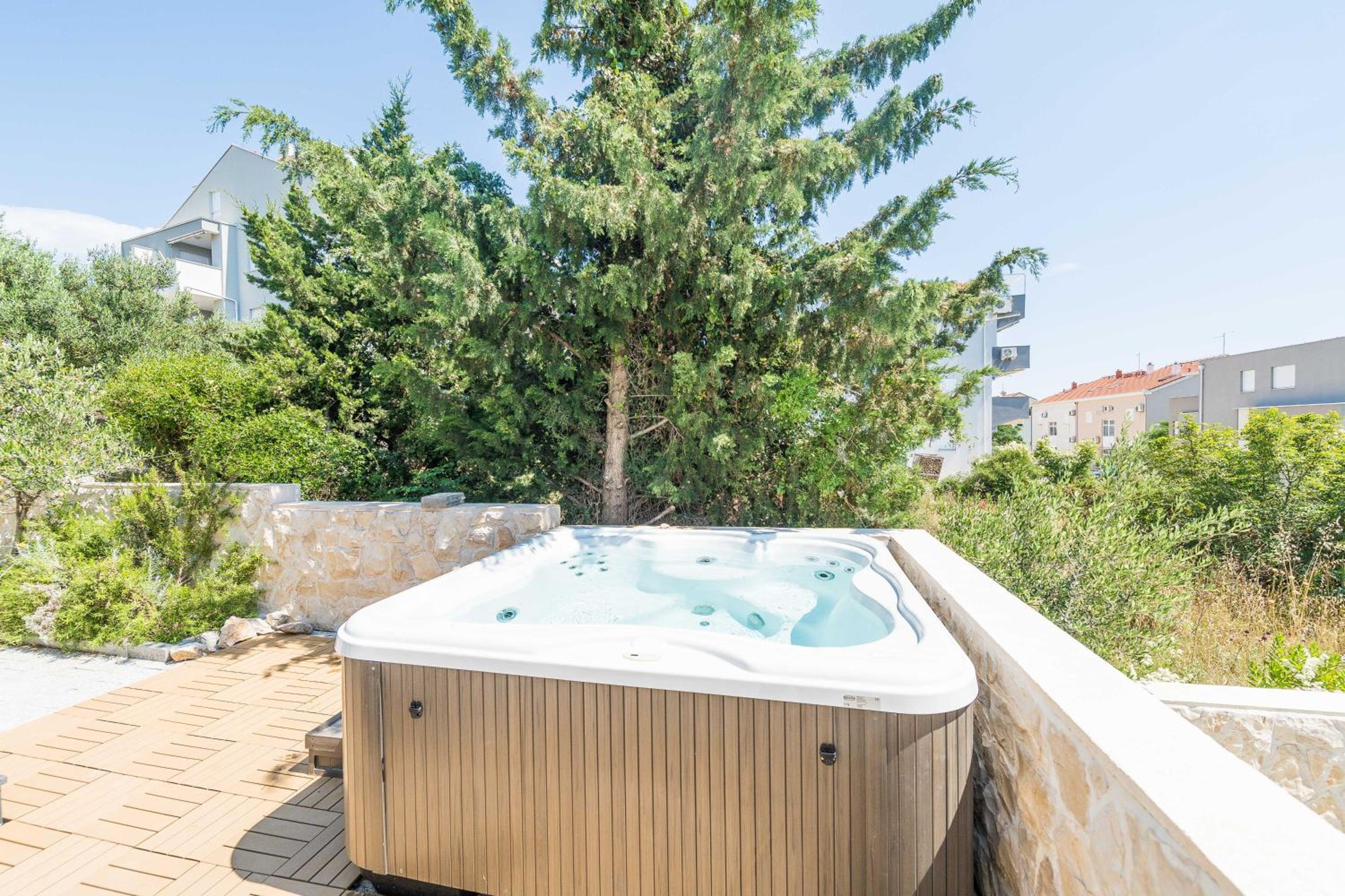 Tomana Deluxe Duplex Apartment with Jacuzzi view 3