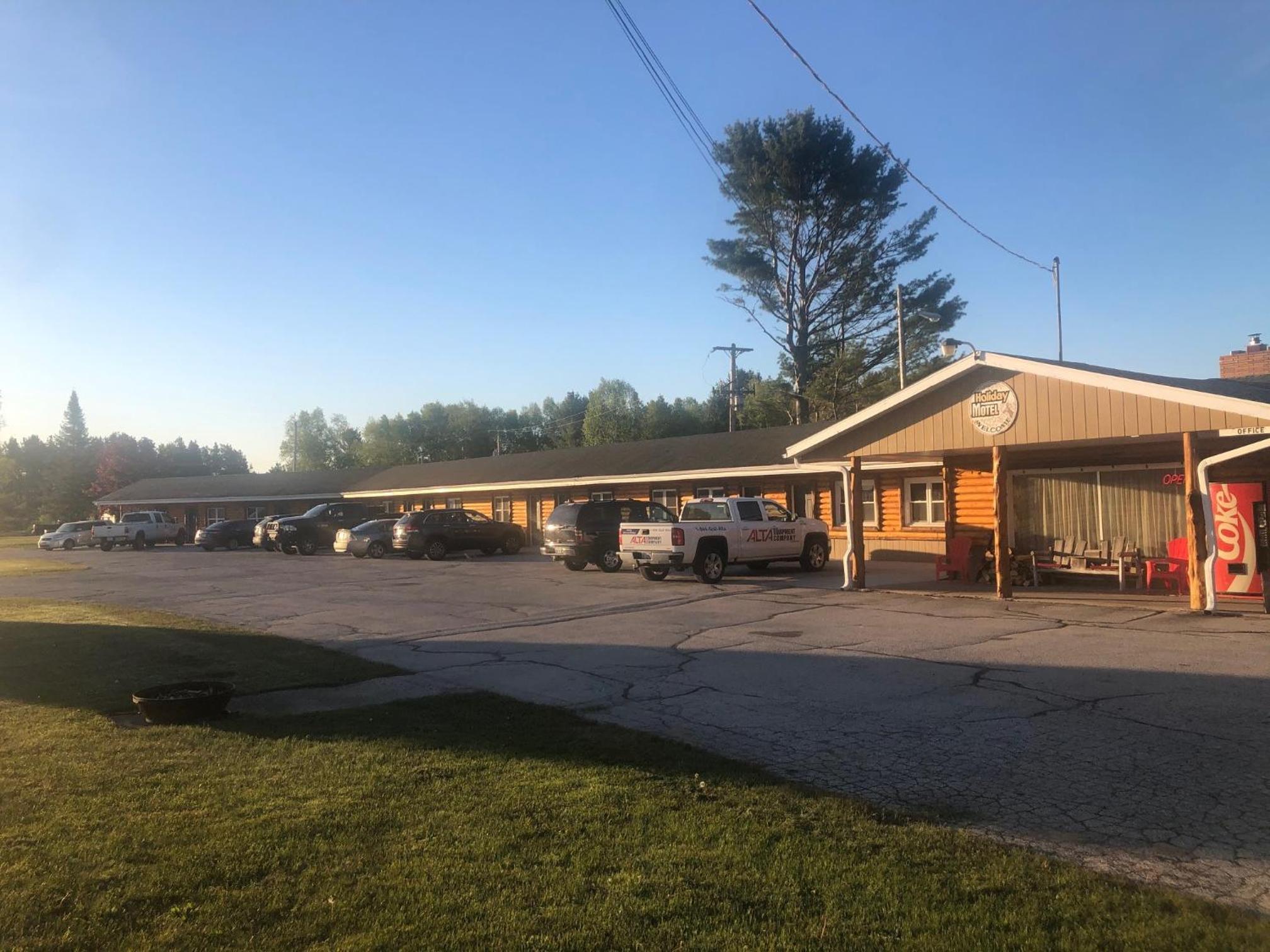 Holiday Motel view 3