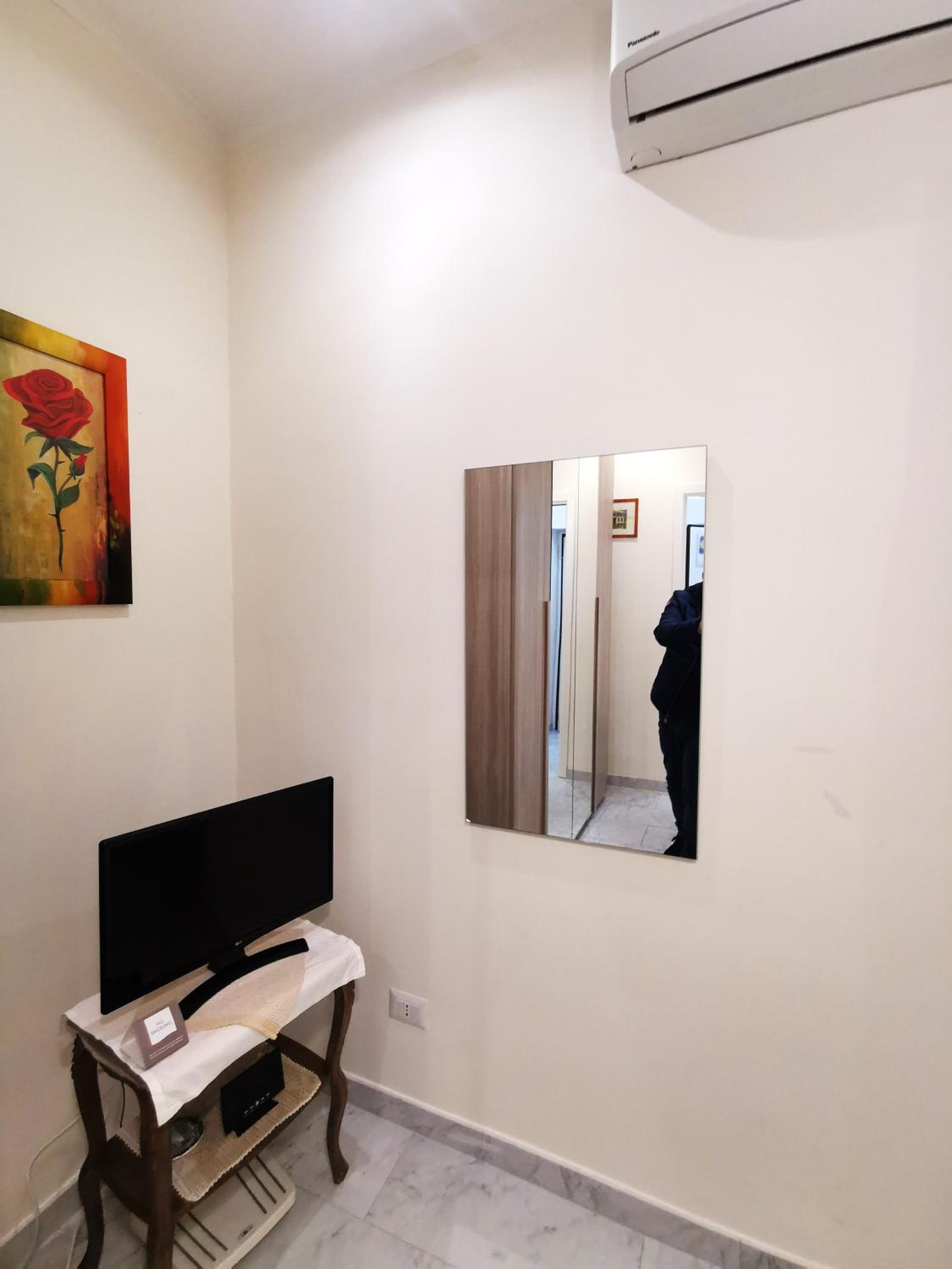 Modern Apartment in the Heart of Rome, 42 m², Parking Included