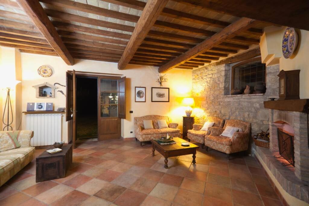 Charming&Luxury Villa near Assisi, Service Experience Exclusive view 3