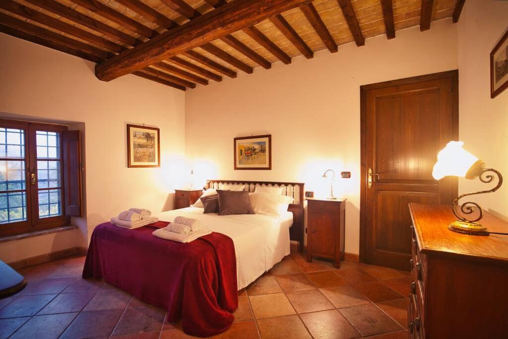 Charming&Luxury Villa near Assisi, Service Experience Exclusive view 5