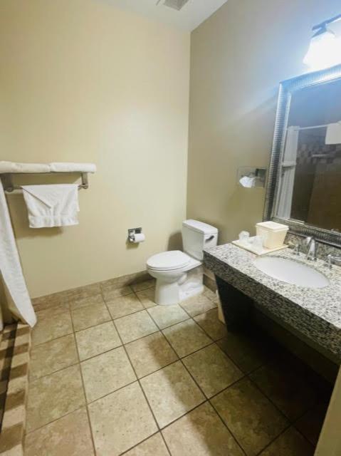Comfort Inn Hebron-Lowell Area