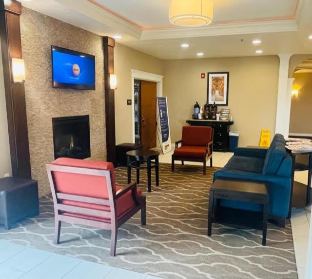 Comfort Inn Hebron-Lowell Area