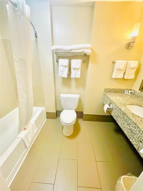 Comfort Inn Hebron-Lowell Area